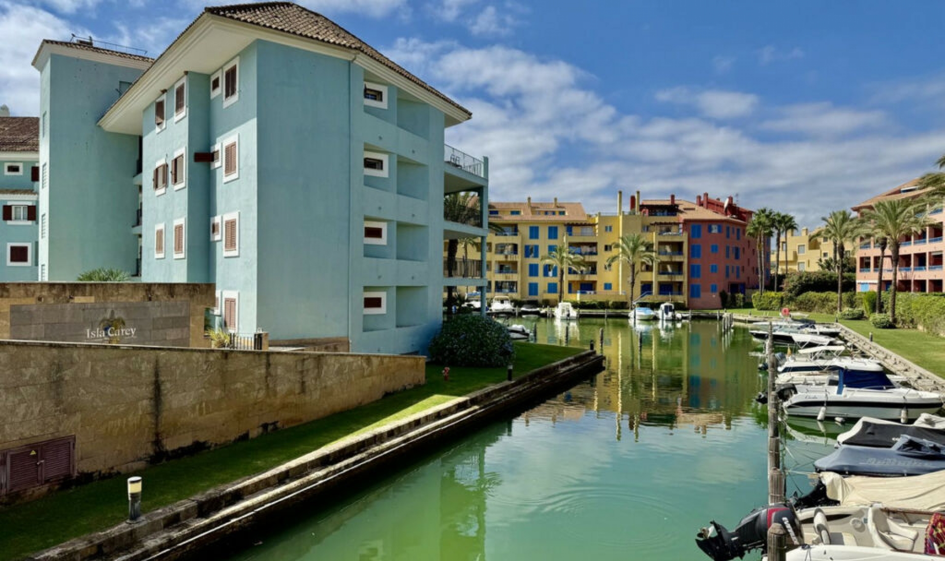 Resale - Apartment -
Sotogrande Puerto