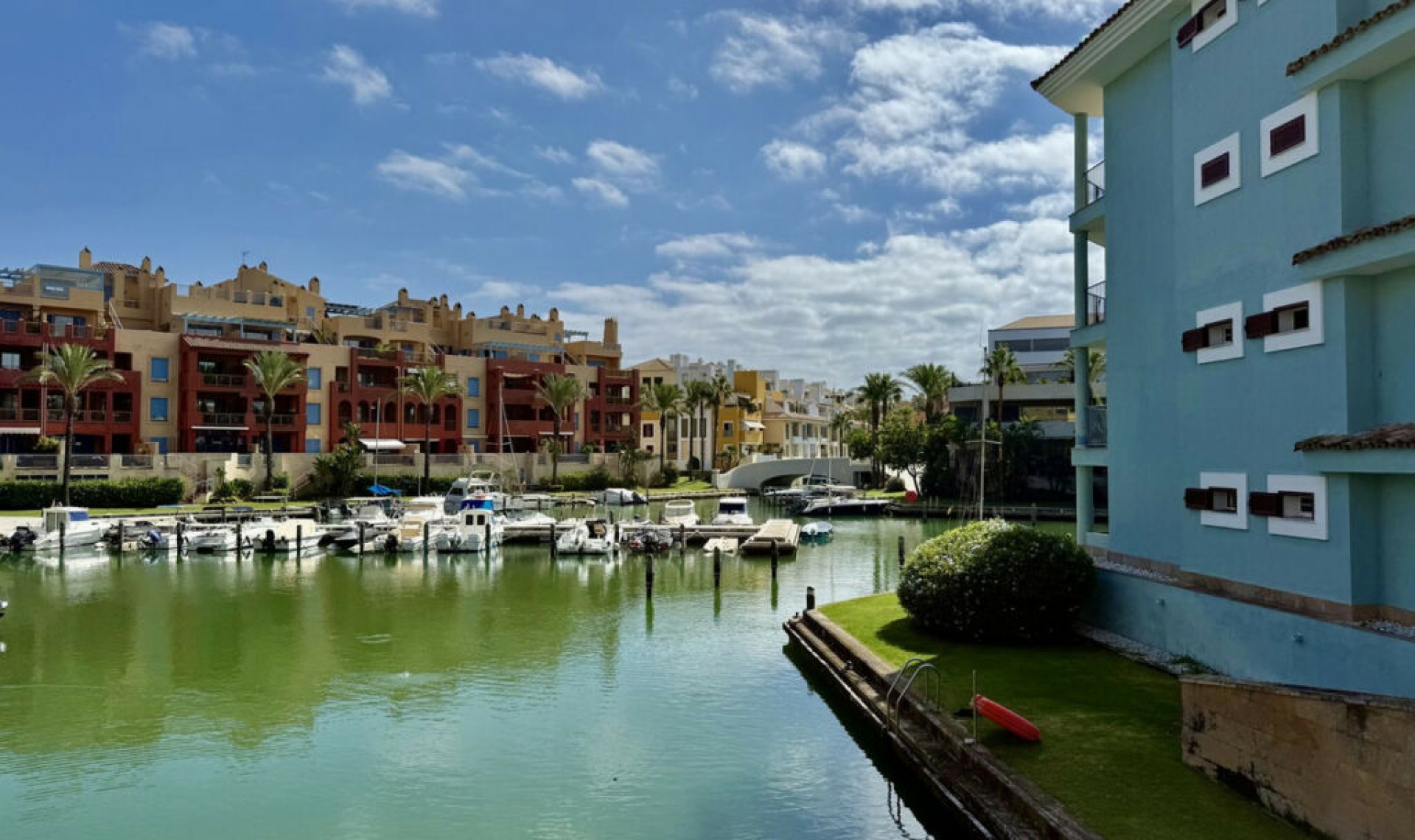 Resale - Apartment -
Sotogrande Puerto