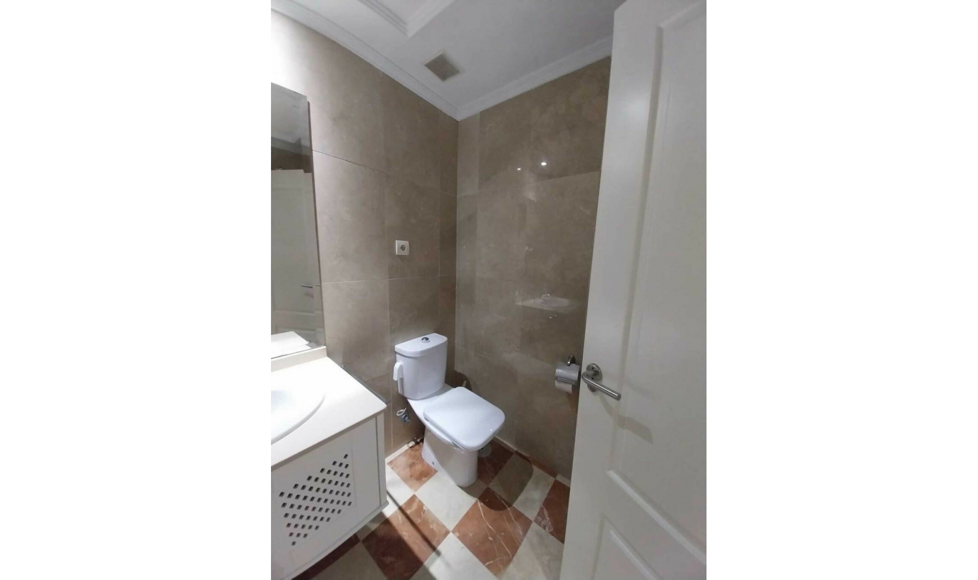 Resale - Apartment -
Sotogrande