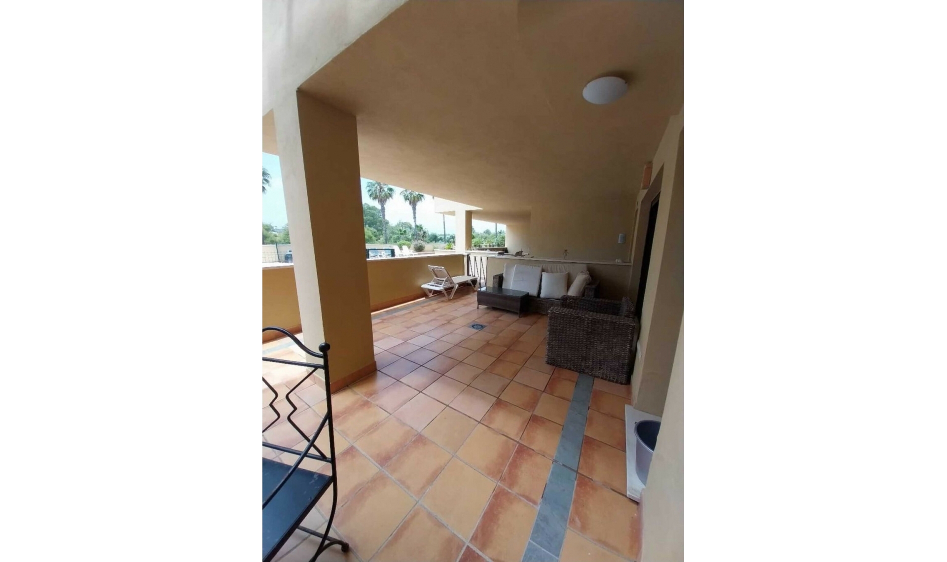 Resale - Apartment -
Sotogrande
