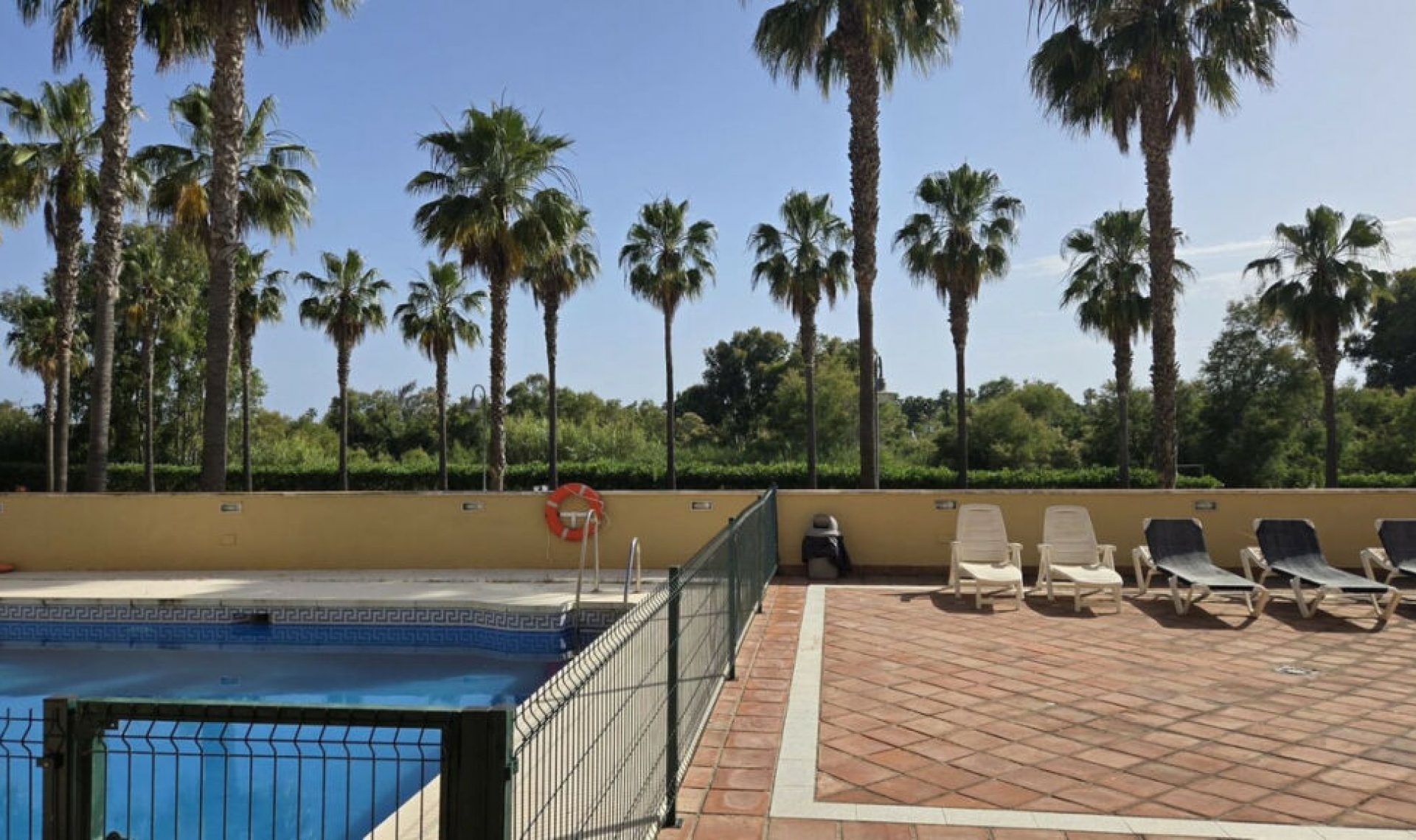 Resale - Apartment -
Sotogrande
