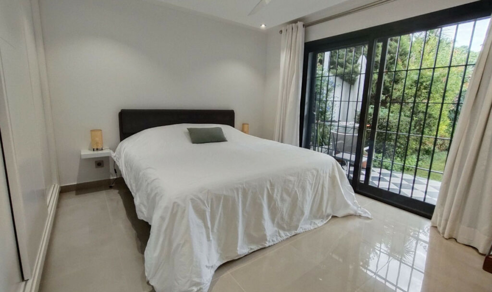 Resale - Apartment -
Sotogrande