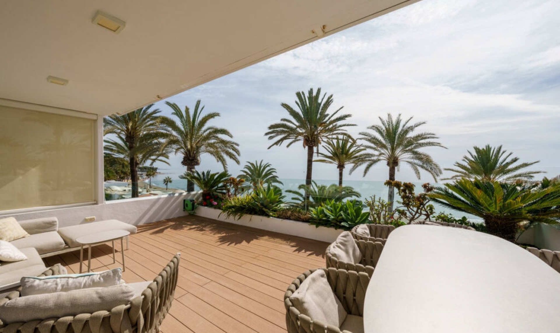 Resale - Apartment -
The Golden Mile