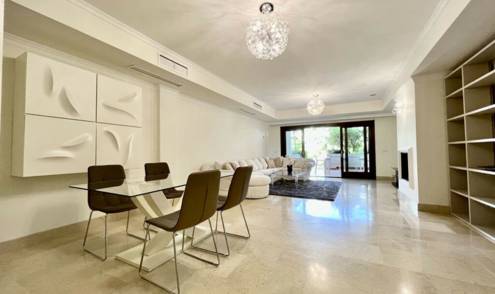 Resale - Apartment -
The Golden Mile