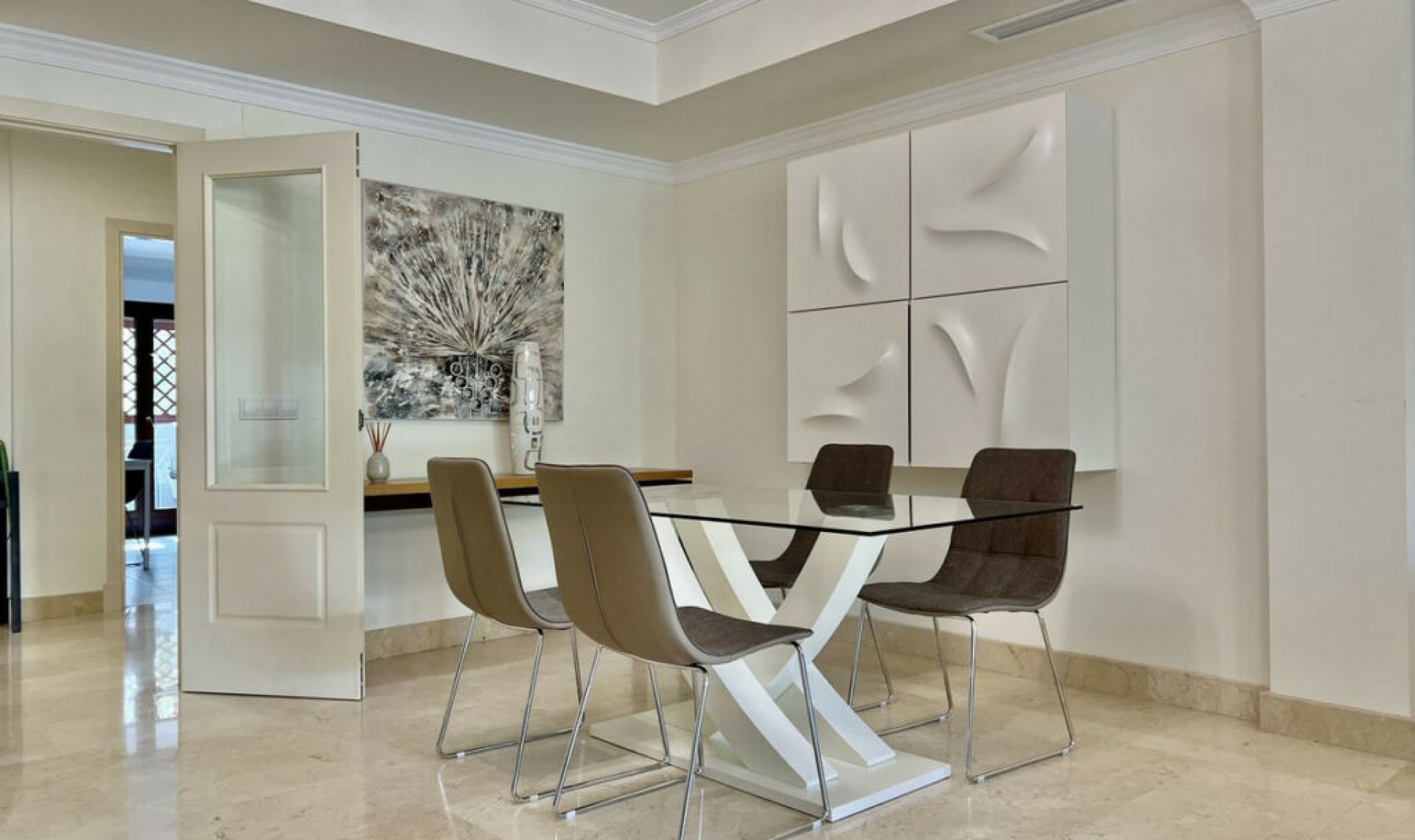 Resale - Apartment -
The Golden Mile