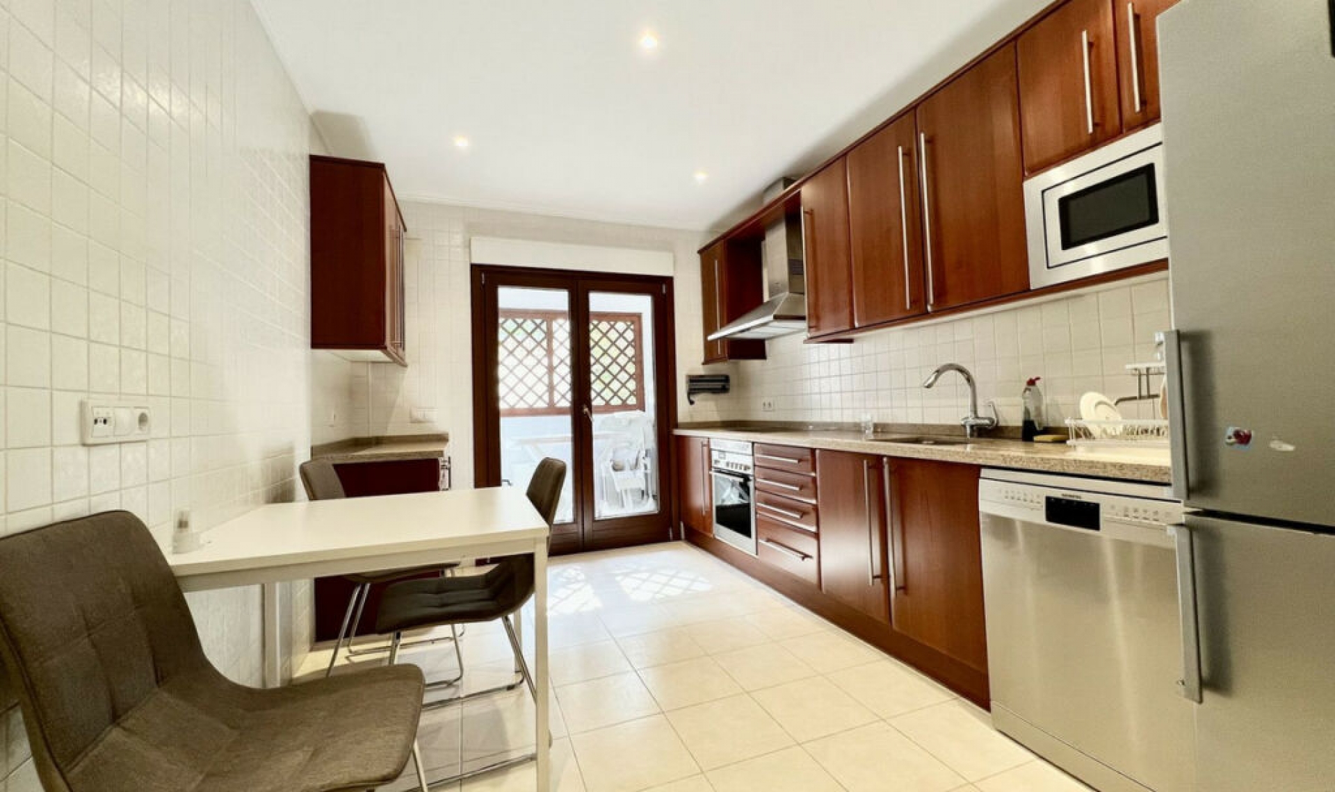 Resale - Apartment -
The Golden Mile