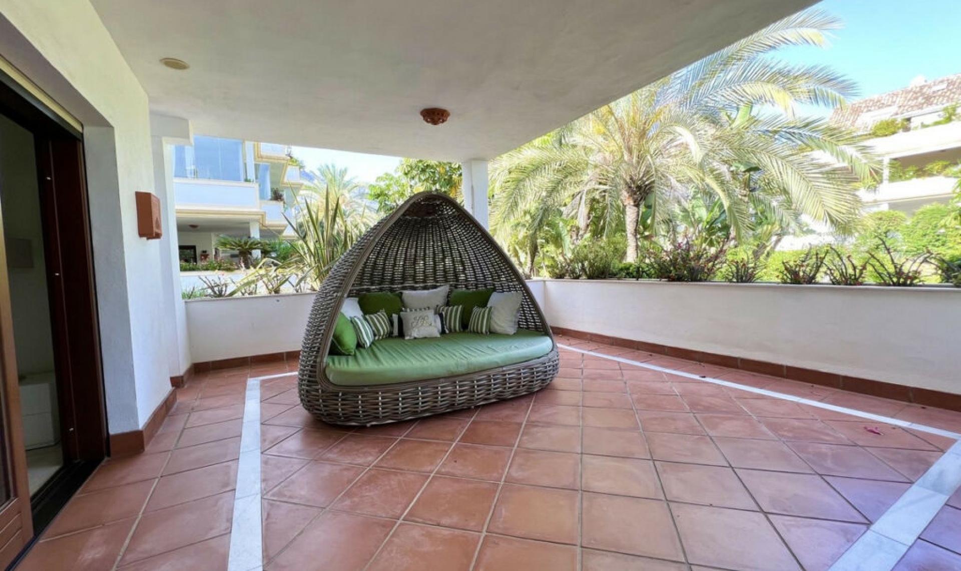 Resale - Apartment -
The Golden Mile