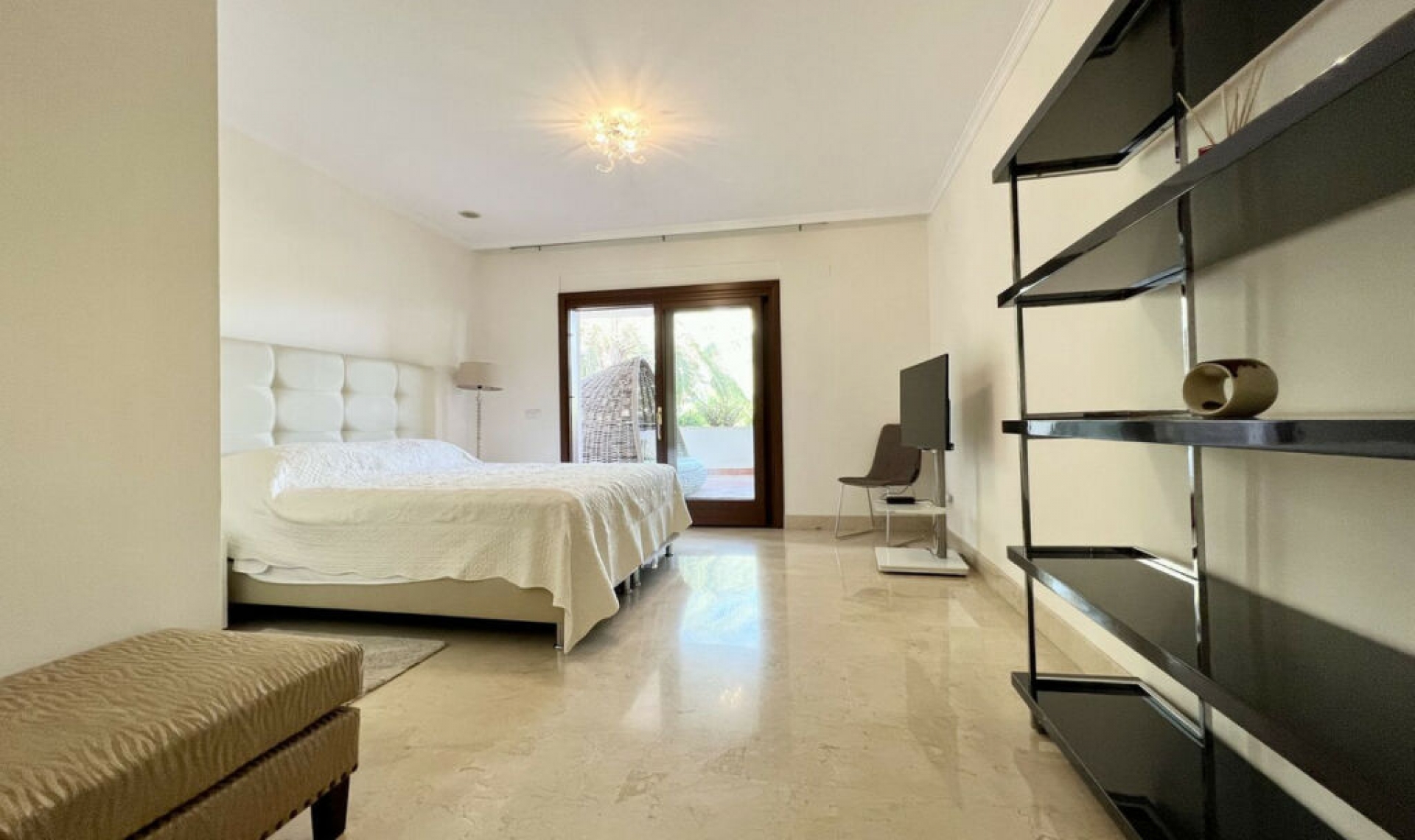 Resale - Apartment -
The Golden Mile