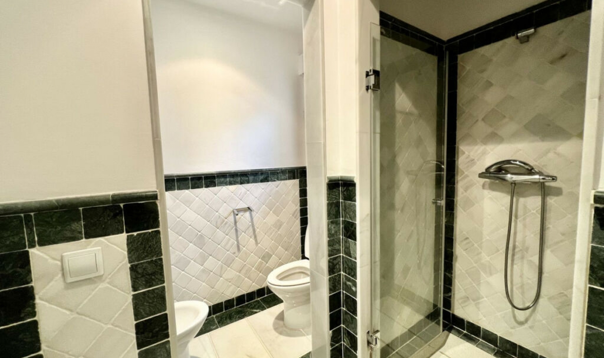 Resale - Apartment -
The Golden Mile