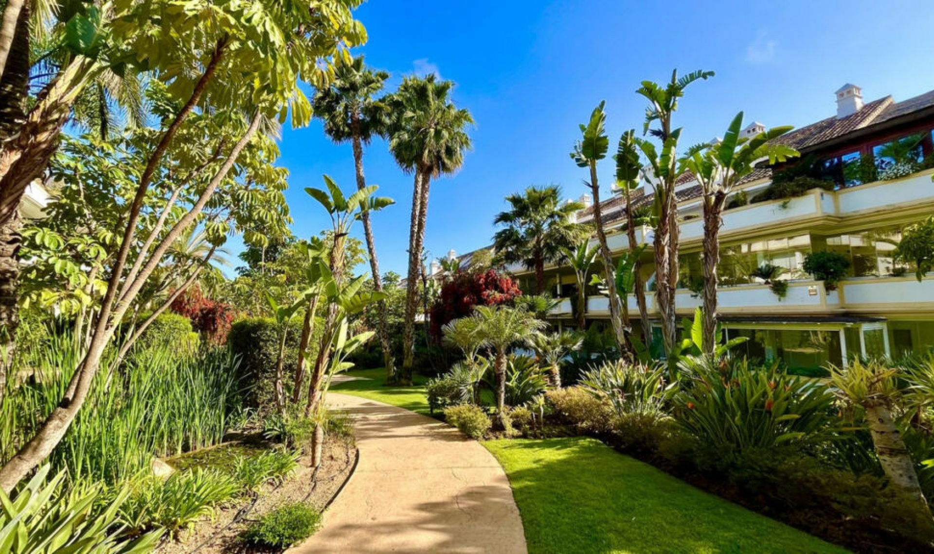 Resale - Apartment -
The Golden Mile