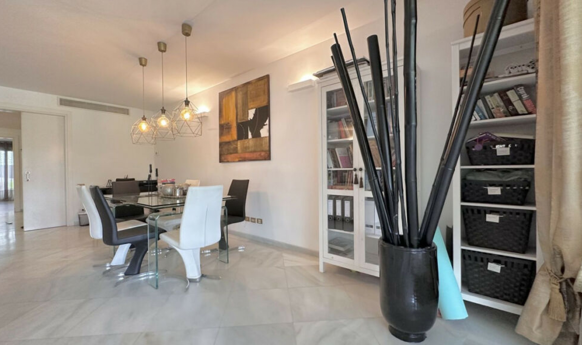 Resale - Apartment -
The Golden Mile