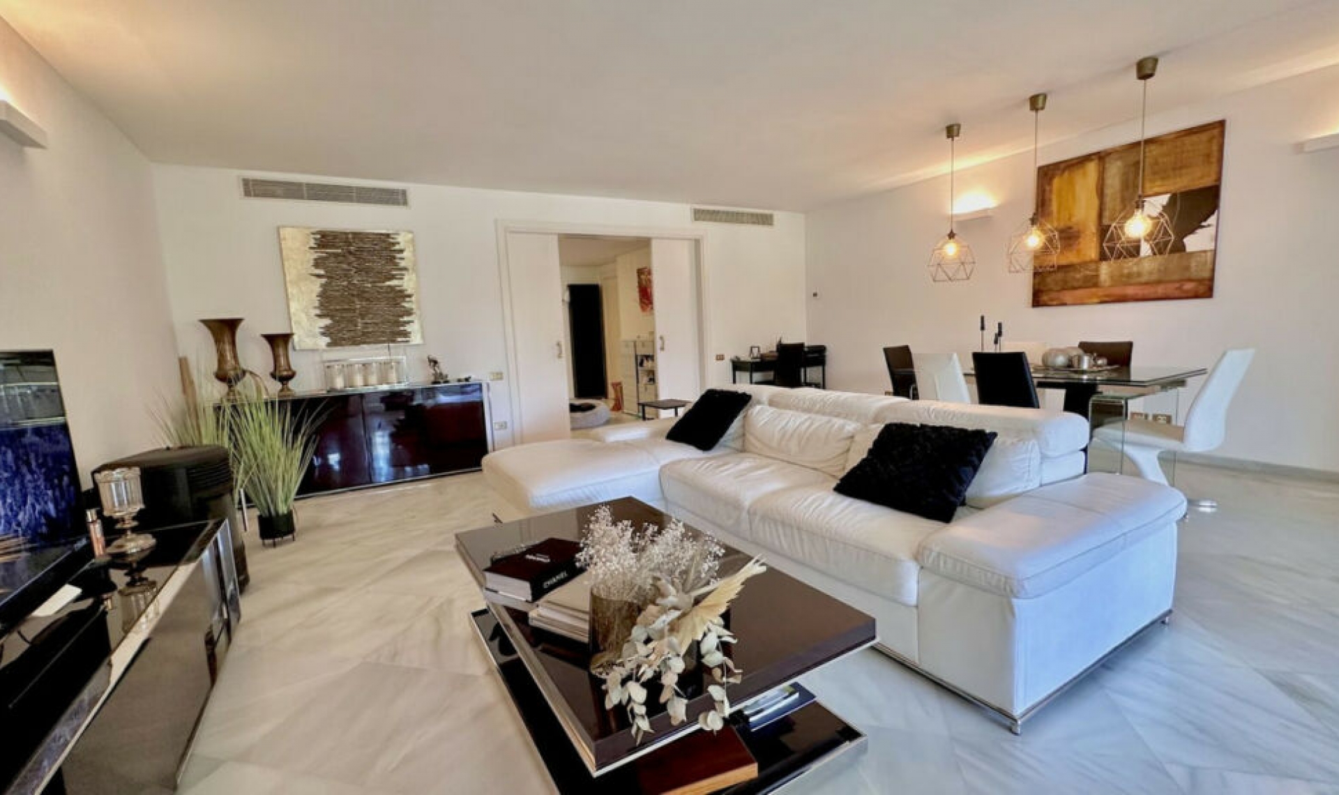 Resale - Apartment -
The Golden Mile