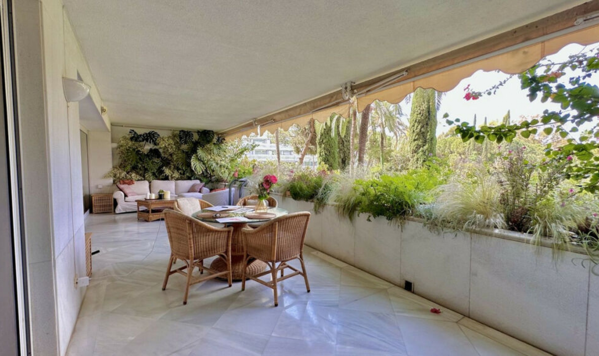 Resale - Apartment -
The Golden Mile