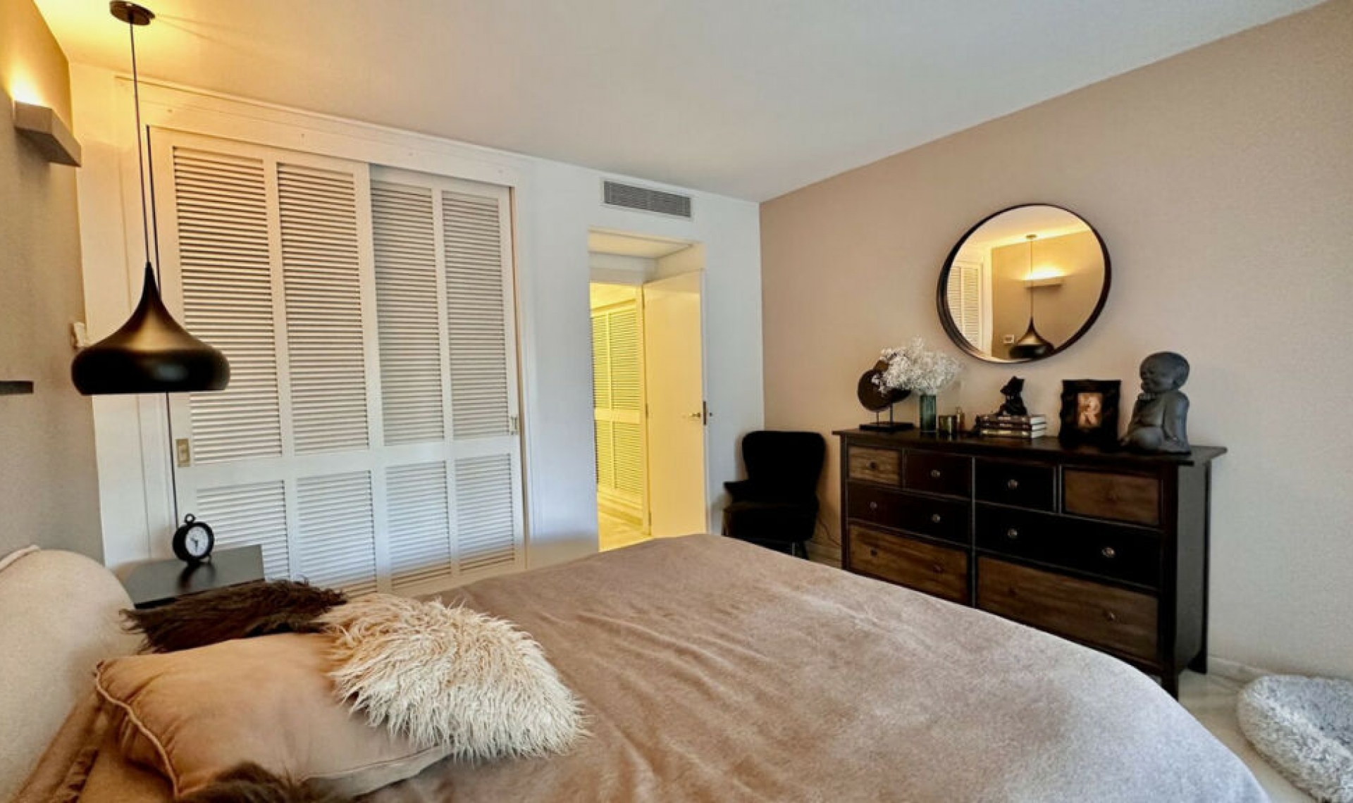 Resale - Apartment -
The Golden Mile