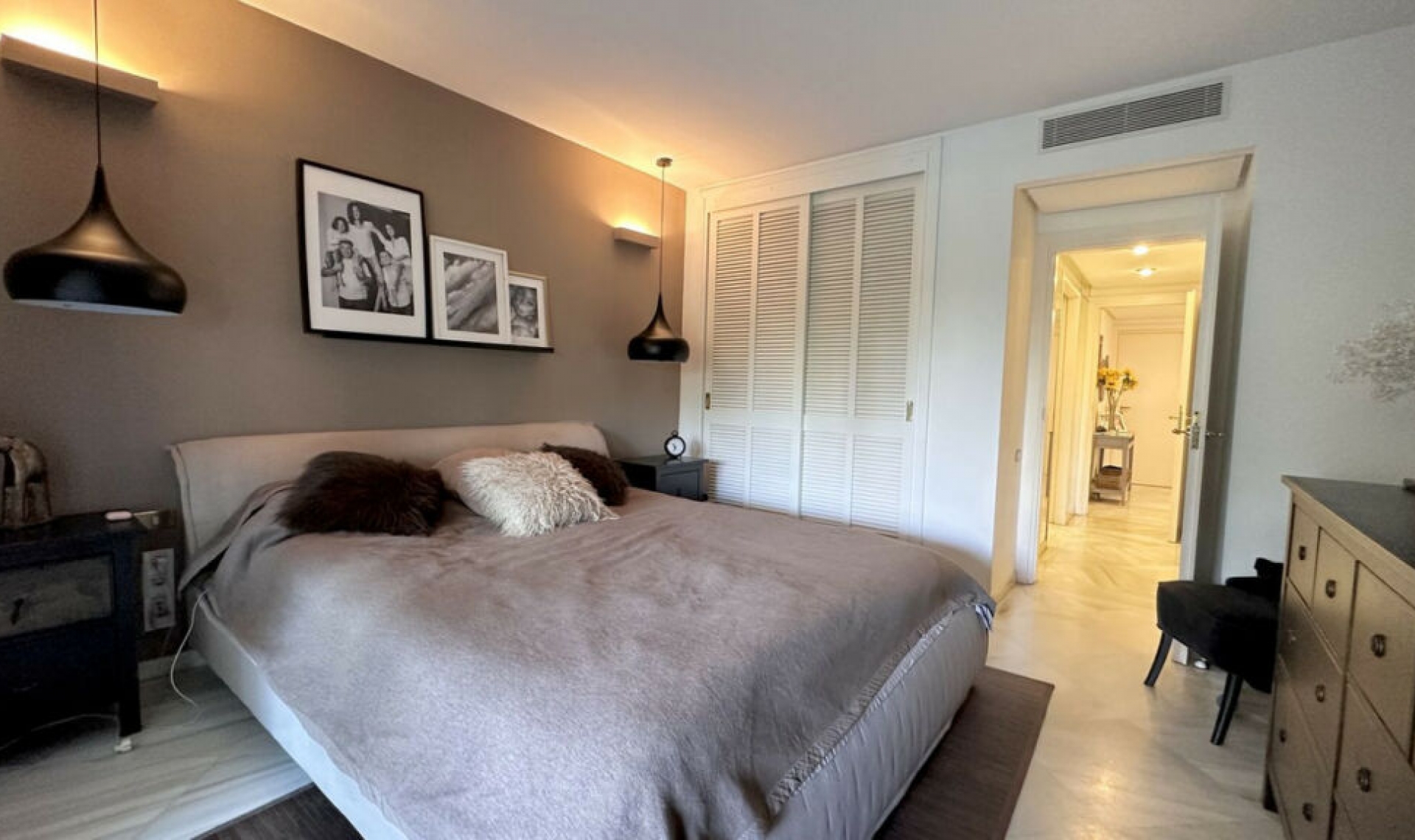 Resale - Apartment -
The Golden Mile