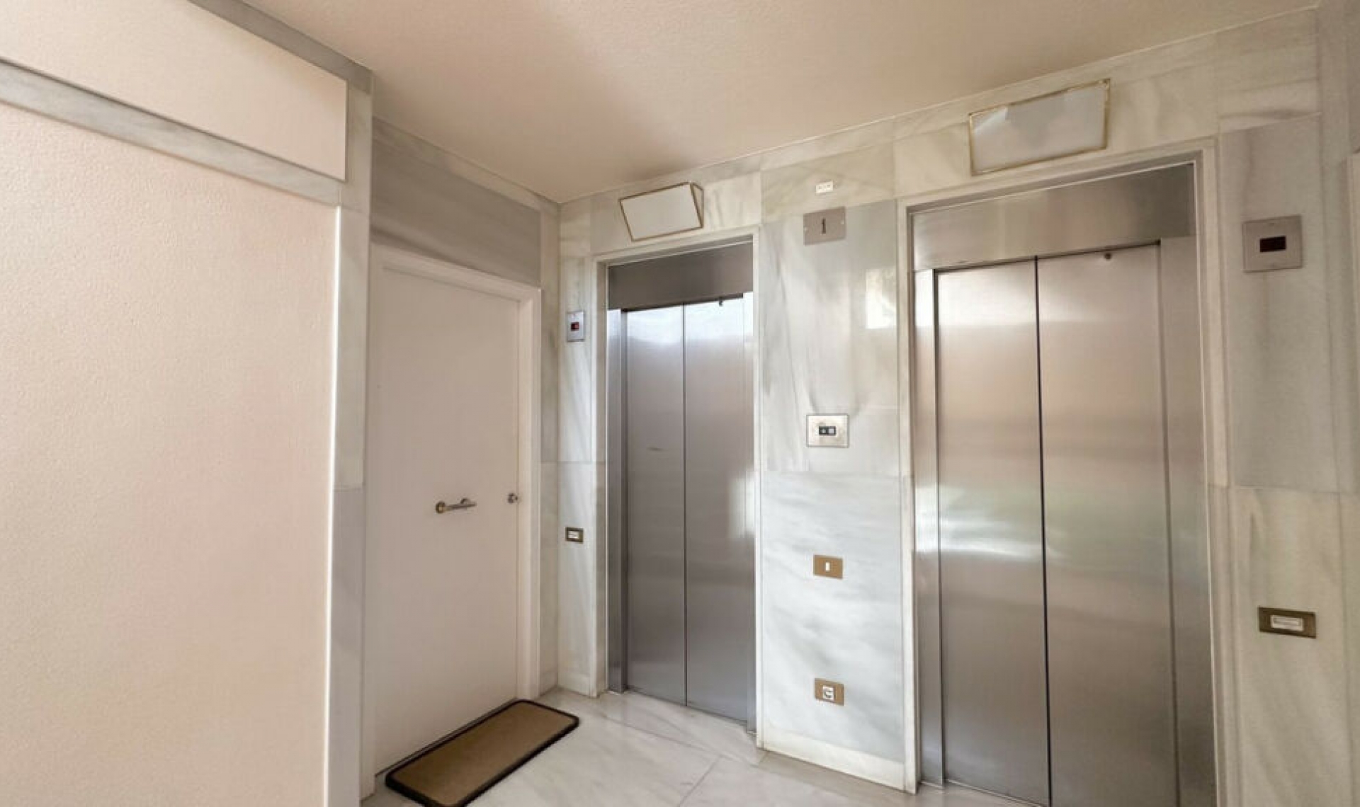 Resale - Apartment -
The Golden Mile