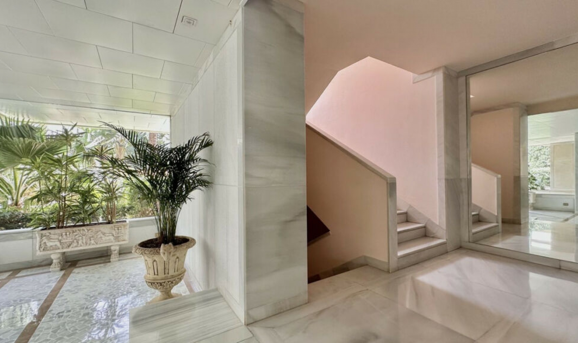 Resale - Apartment -
The Golden Mile