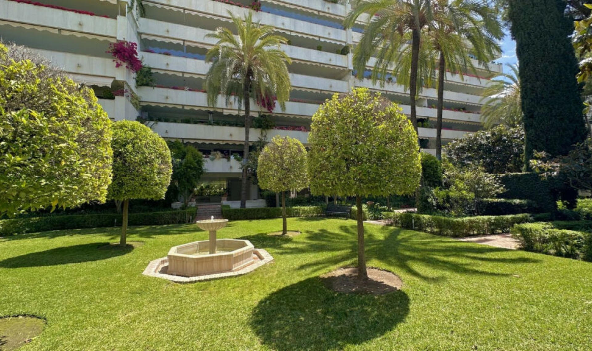 Resale - Apartment -
The Golden Mile