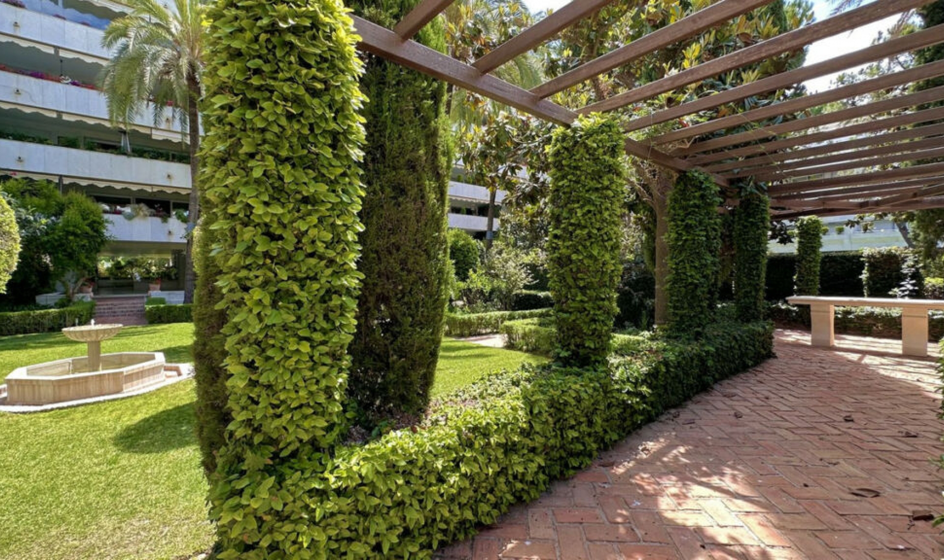 Resale - Apartment -
The Golden Mile