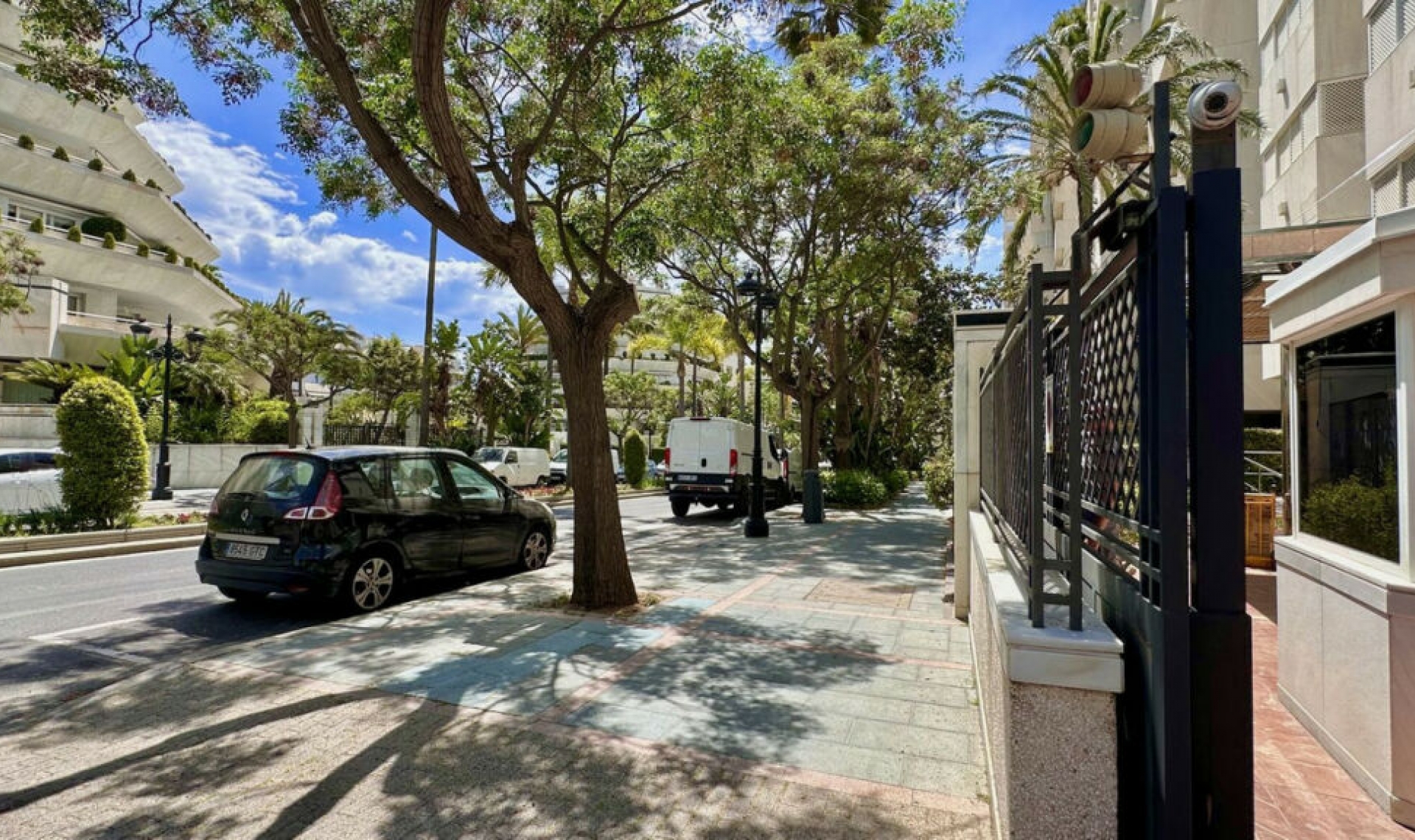 Resale - Apartment -
The Golden Mile