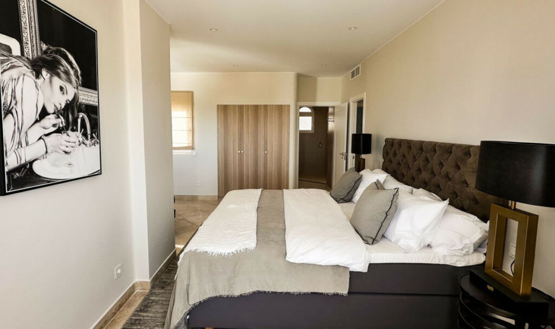 Resale - Apartment -
The Golden Mile