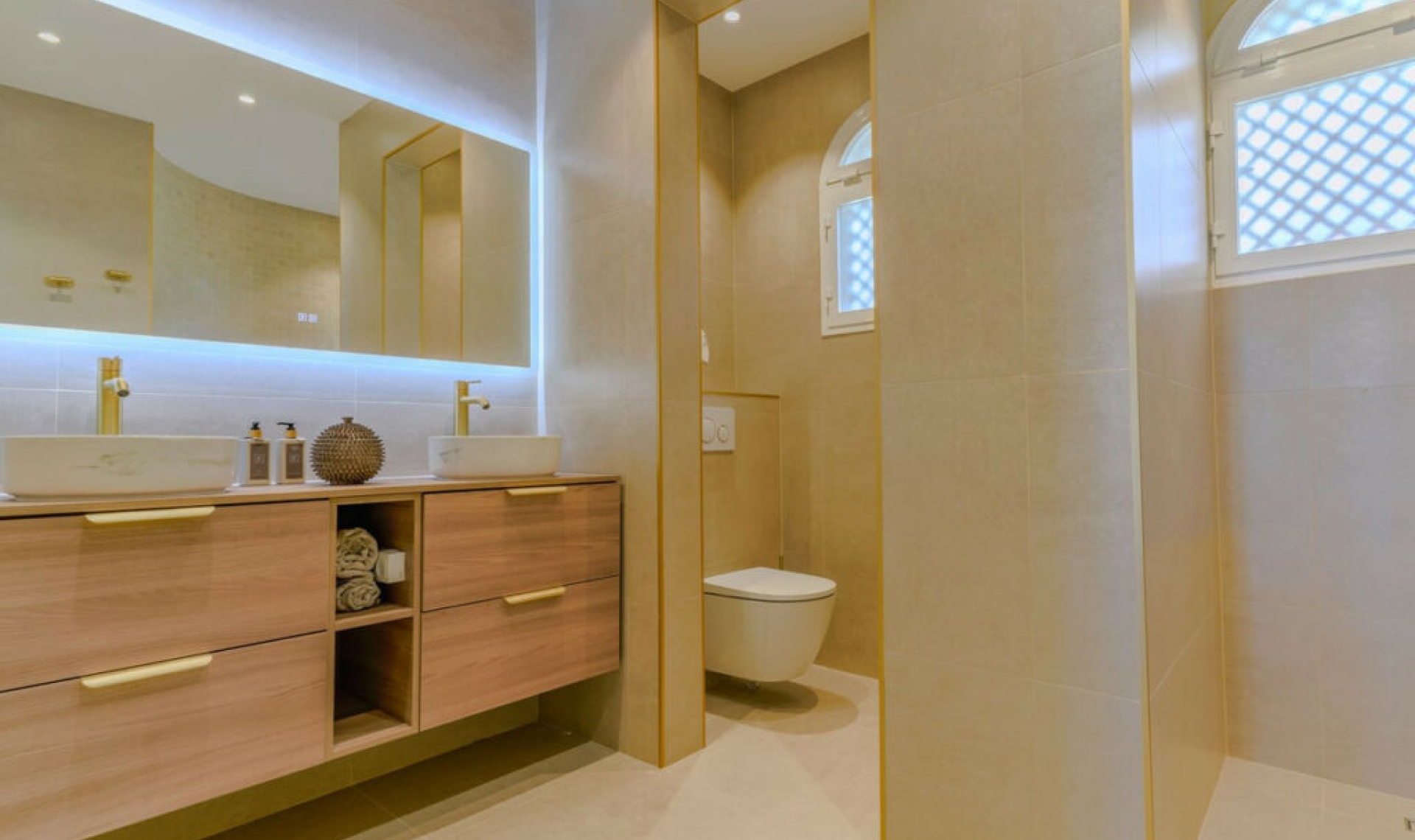 Resale - Apartment -
The Golden Mile