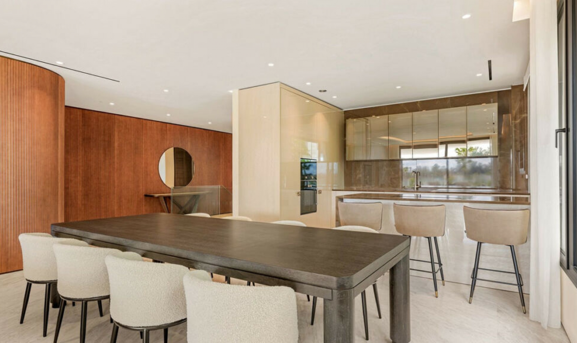 Resale - Apartment -
The Golden Mile