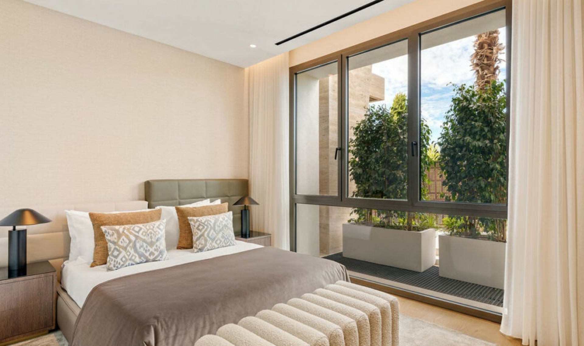Resale - Apartment -
The Golden Mile