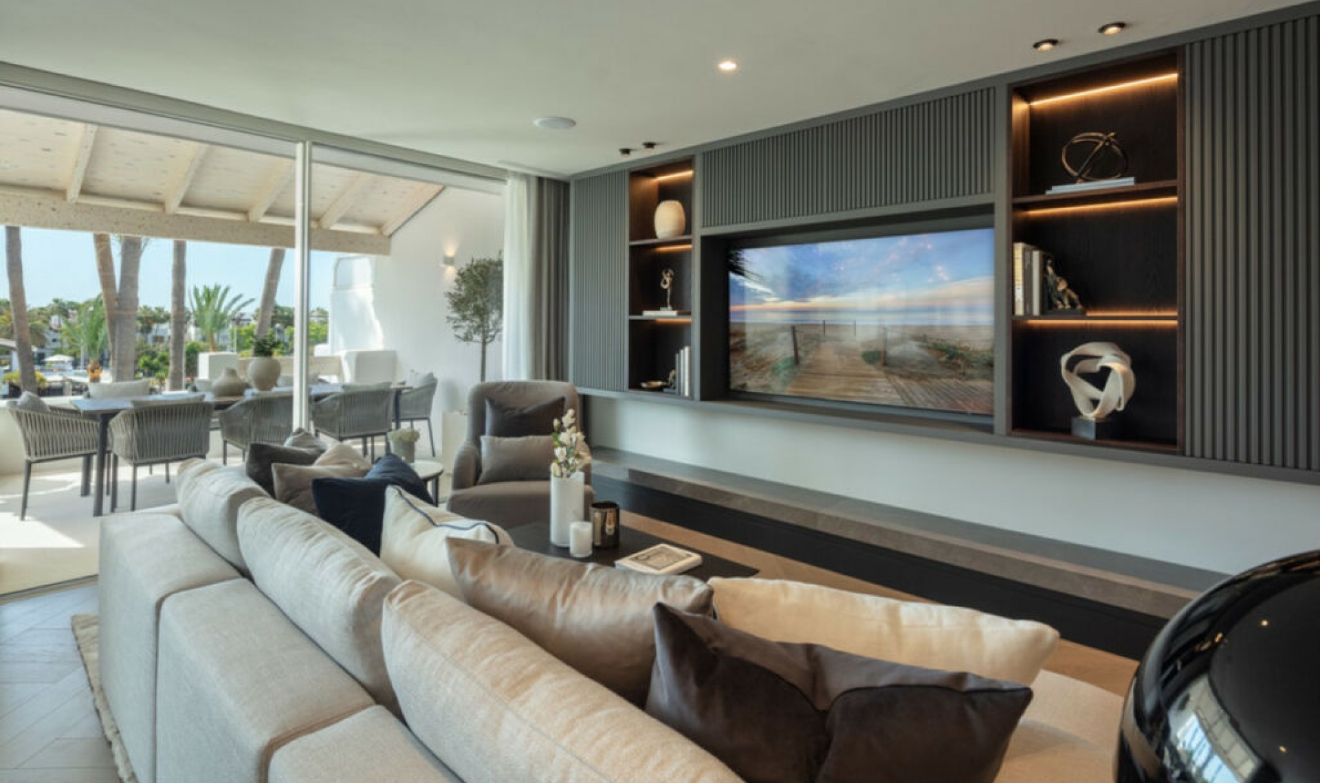 Resale - Apartment -
The Golden Mile