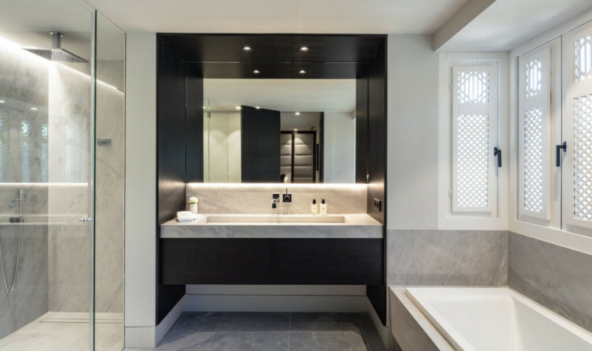 Resale - Apartment -
The Golden Mile