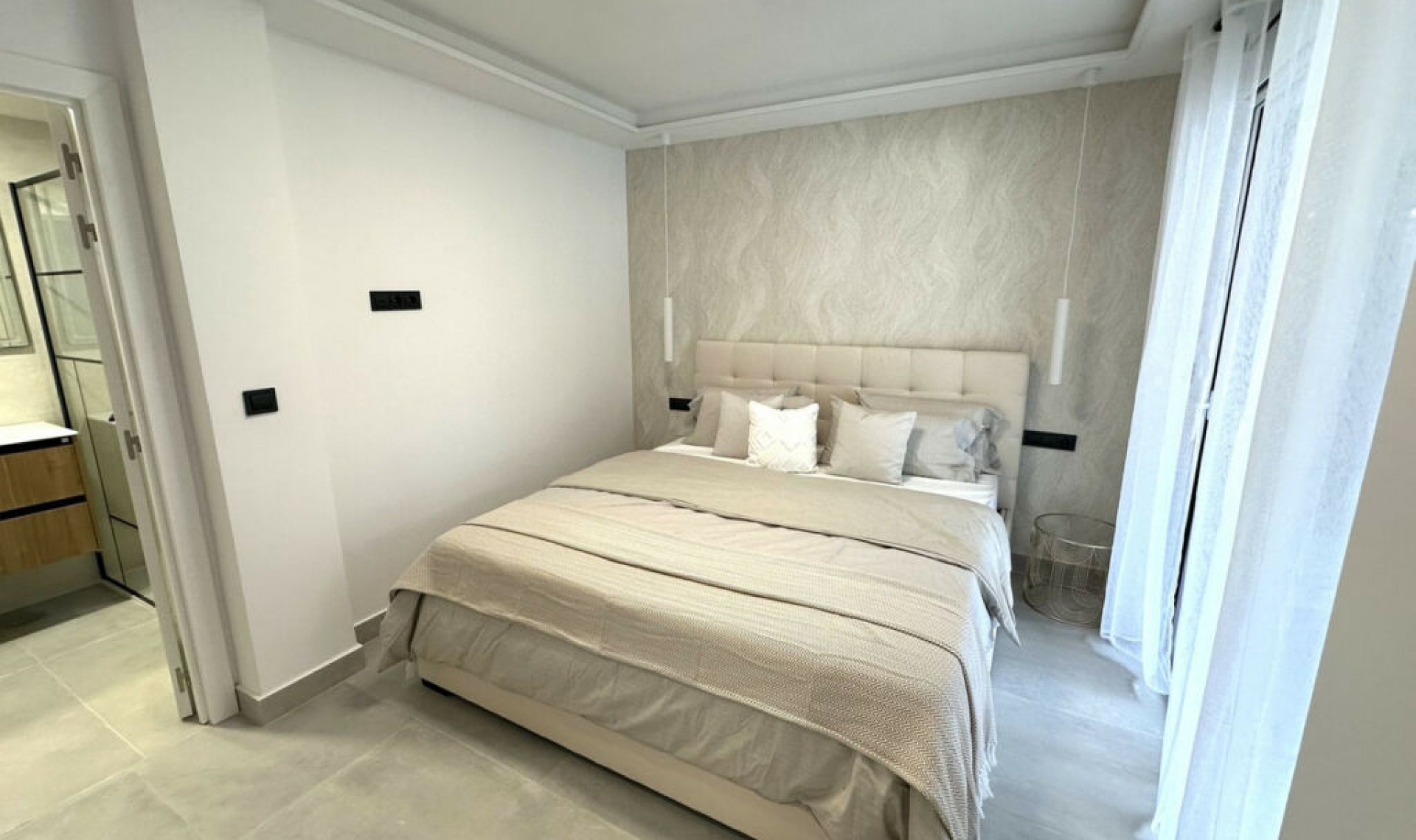 Resale - Apartment -
The Golden Mile