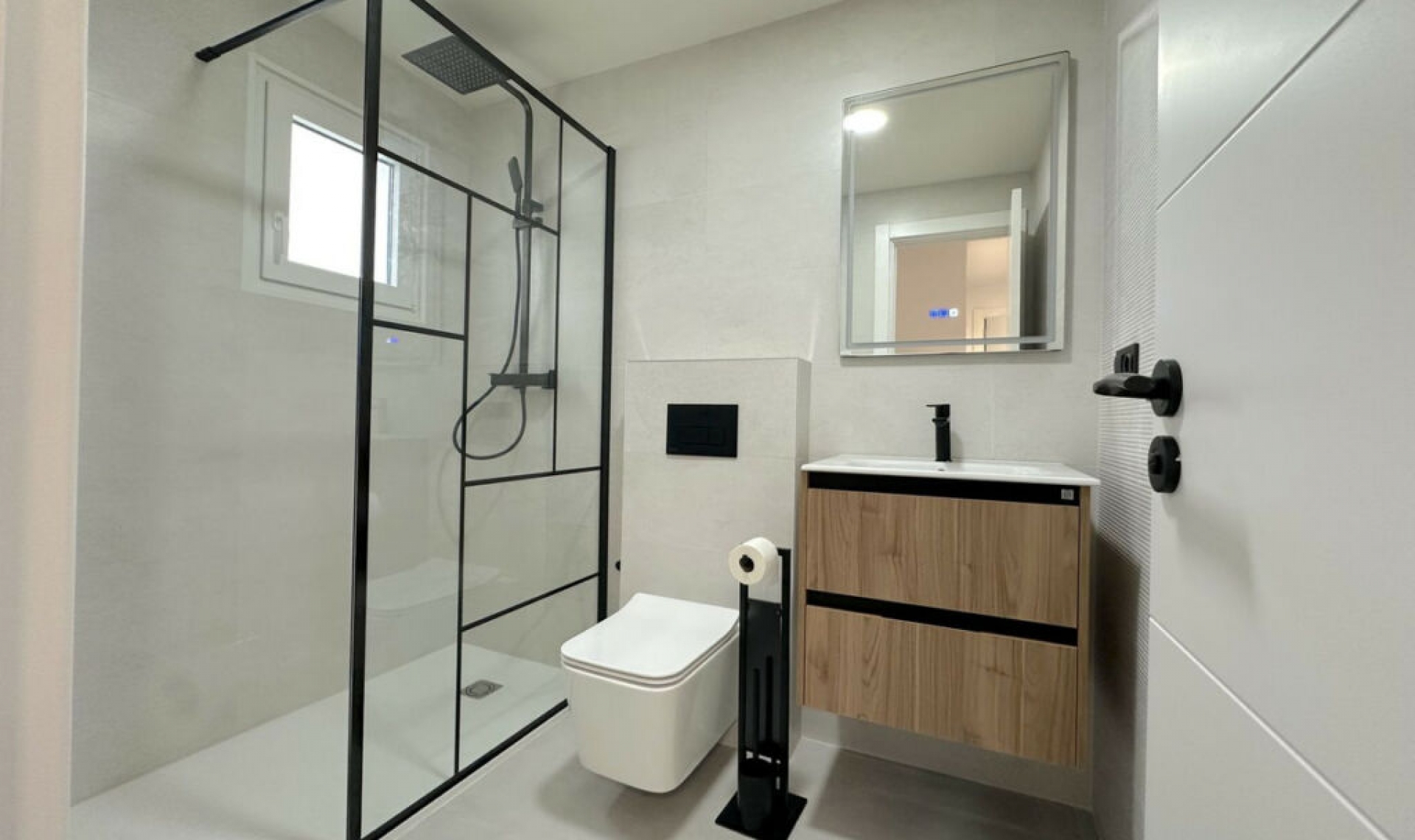 Resale - Apartment -
The Golden Mile