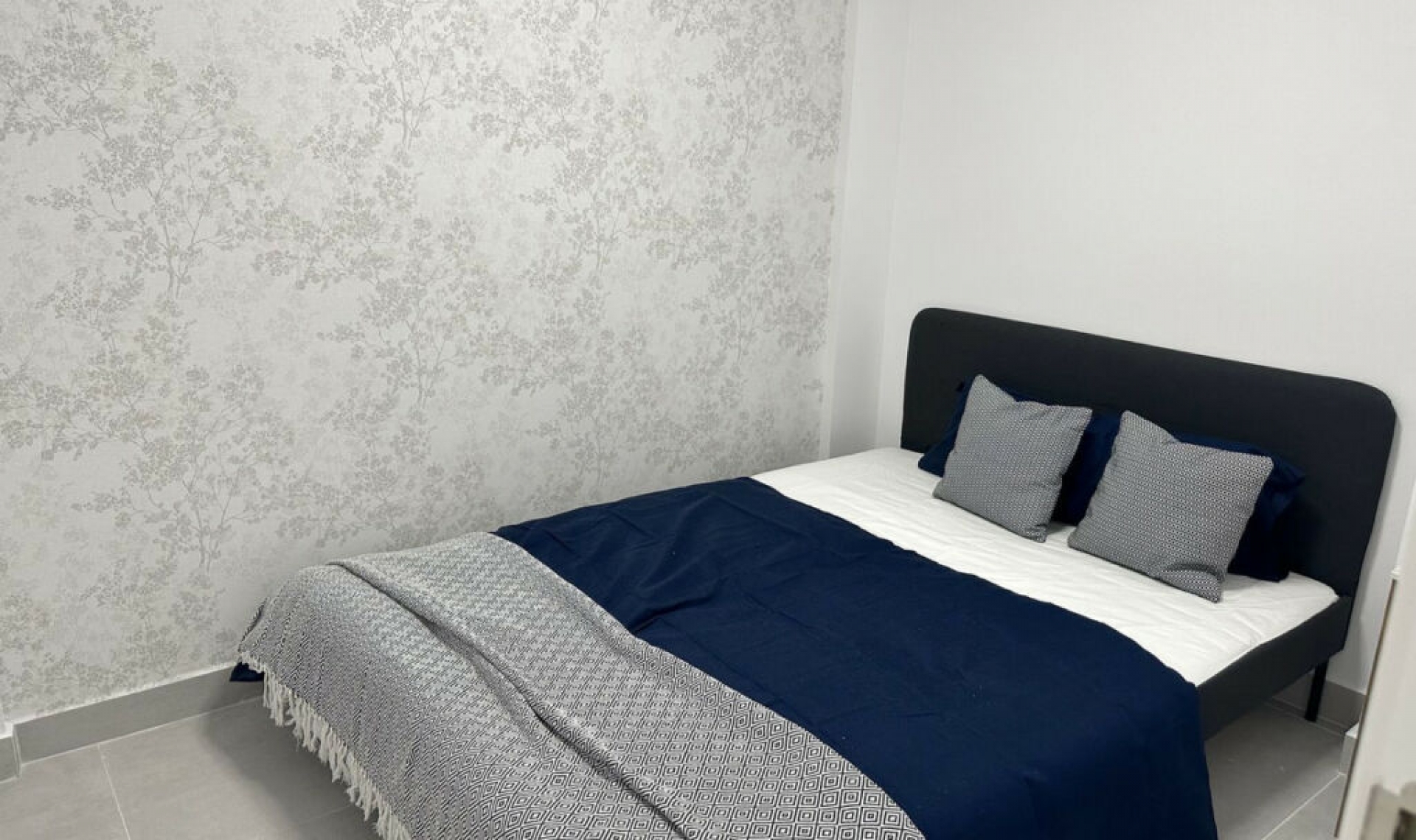 Resale - Apartment -
The Golden Mile