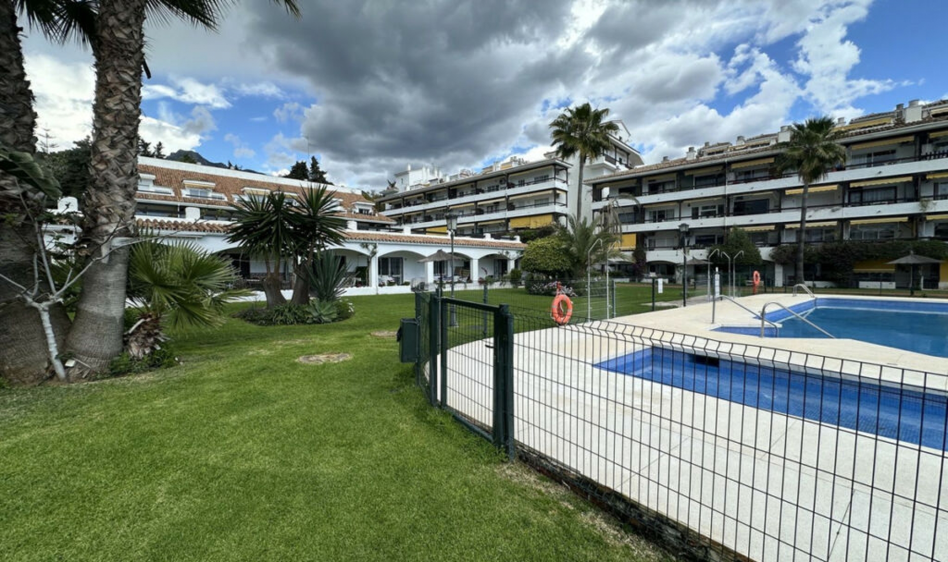 Resale - Apartment -
The Golden Mile