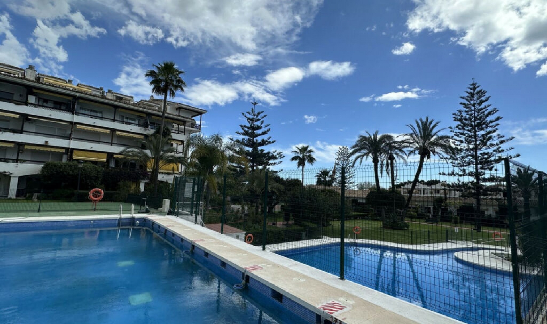 Resale - Apartment -
The Golden Mile