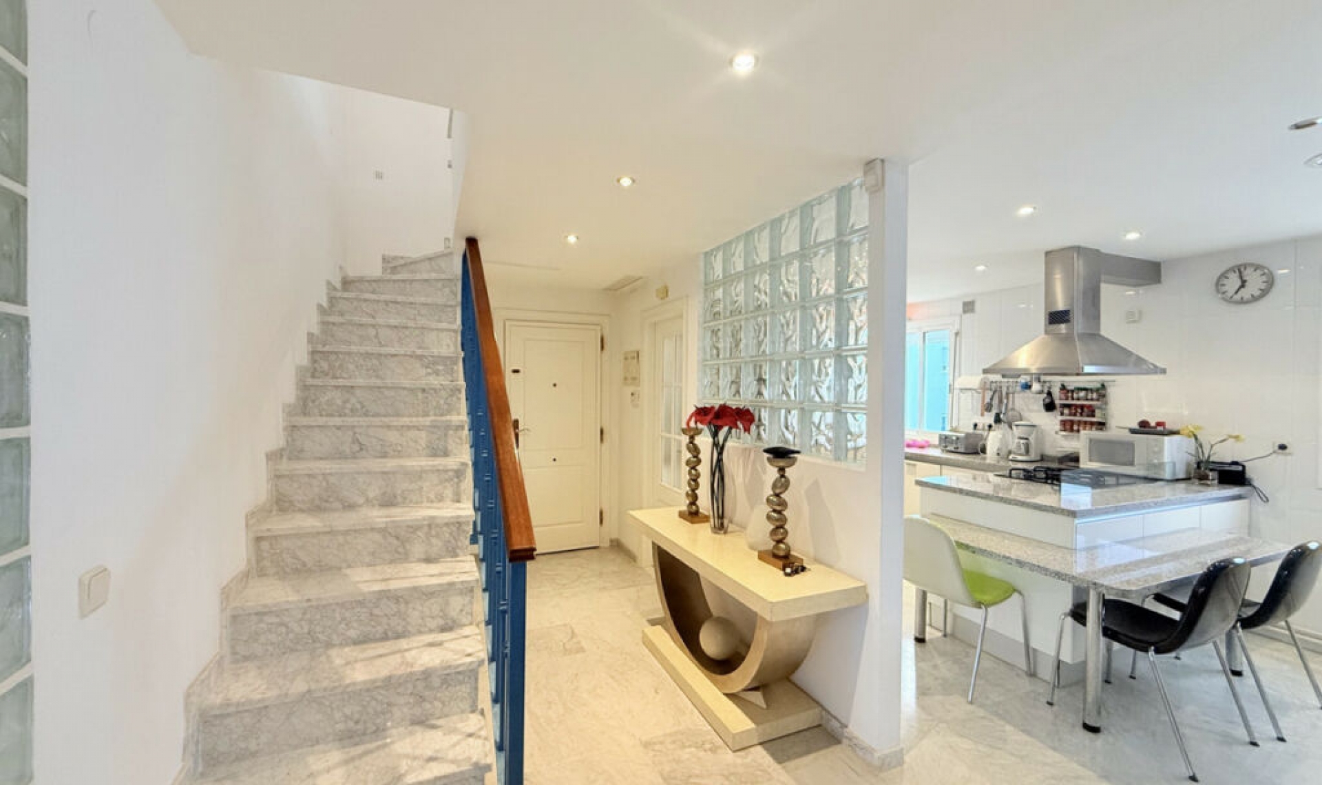 Resale - Apartment -
The Golden Mile