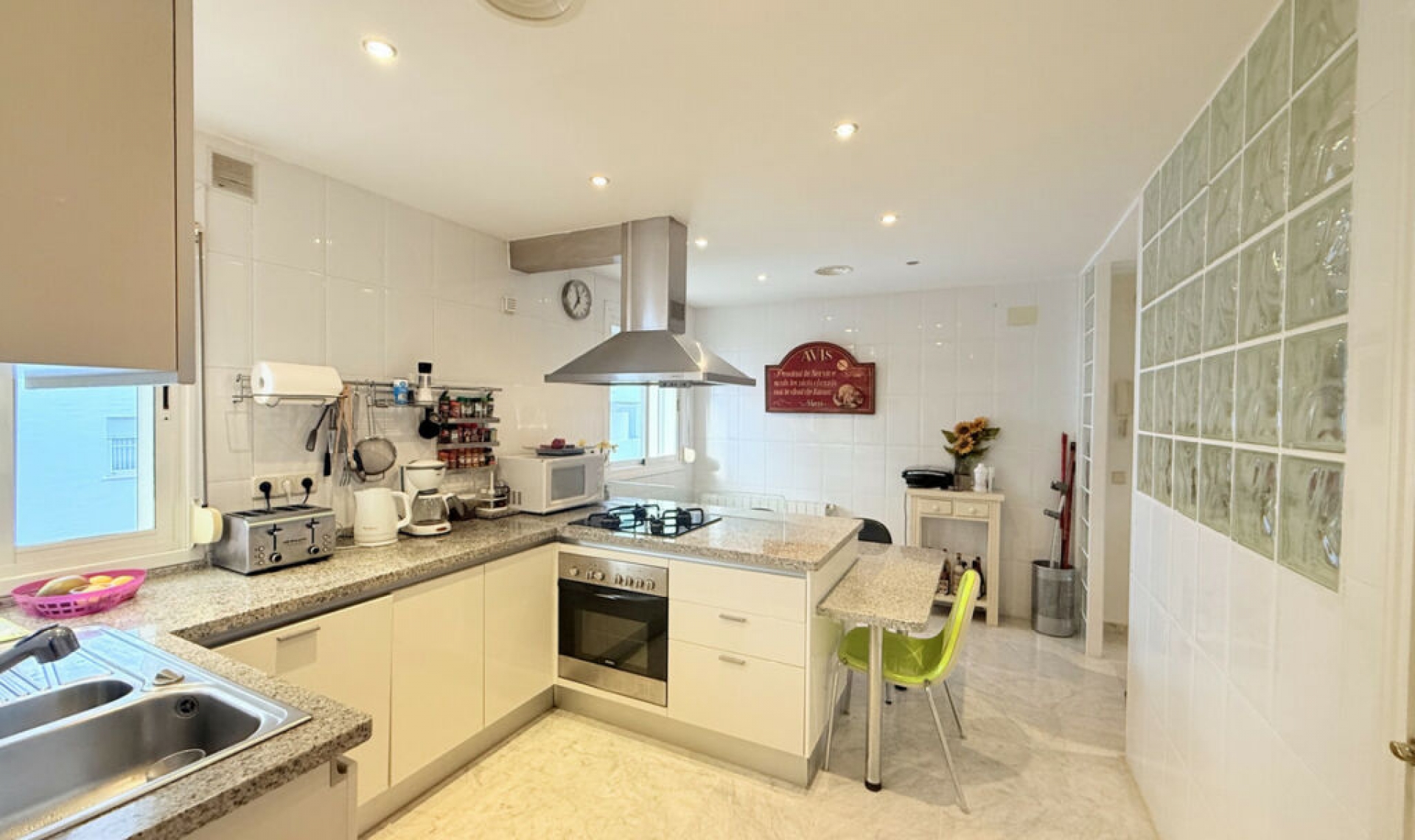 Resale - Apartment -
The Golden Mile