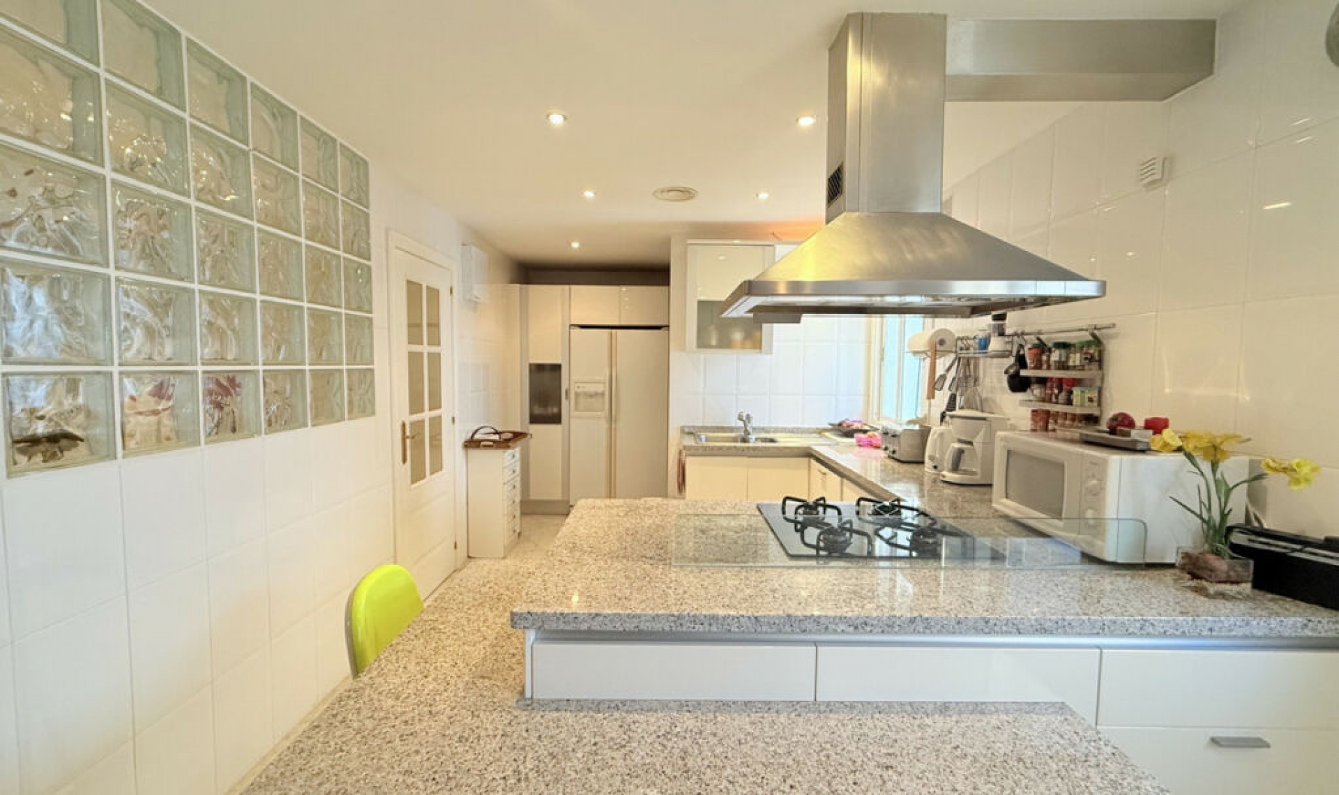 Resale - Apartment -
The Golden Mile