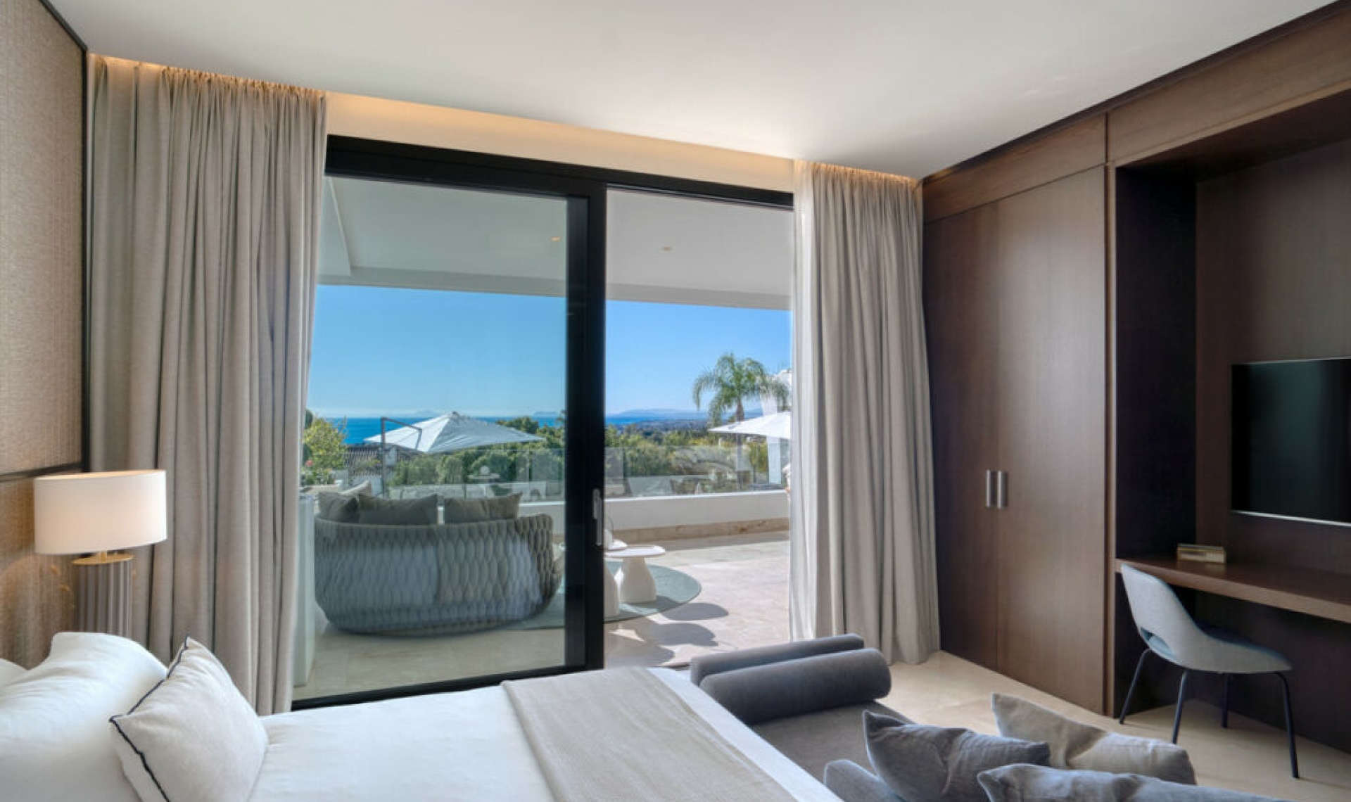 Resale - Apartment -
The Golden Mile