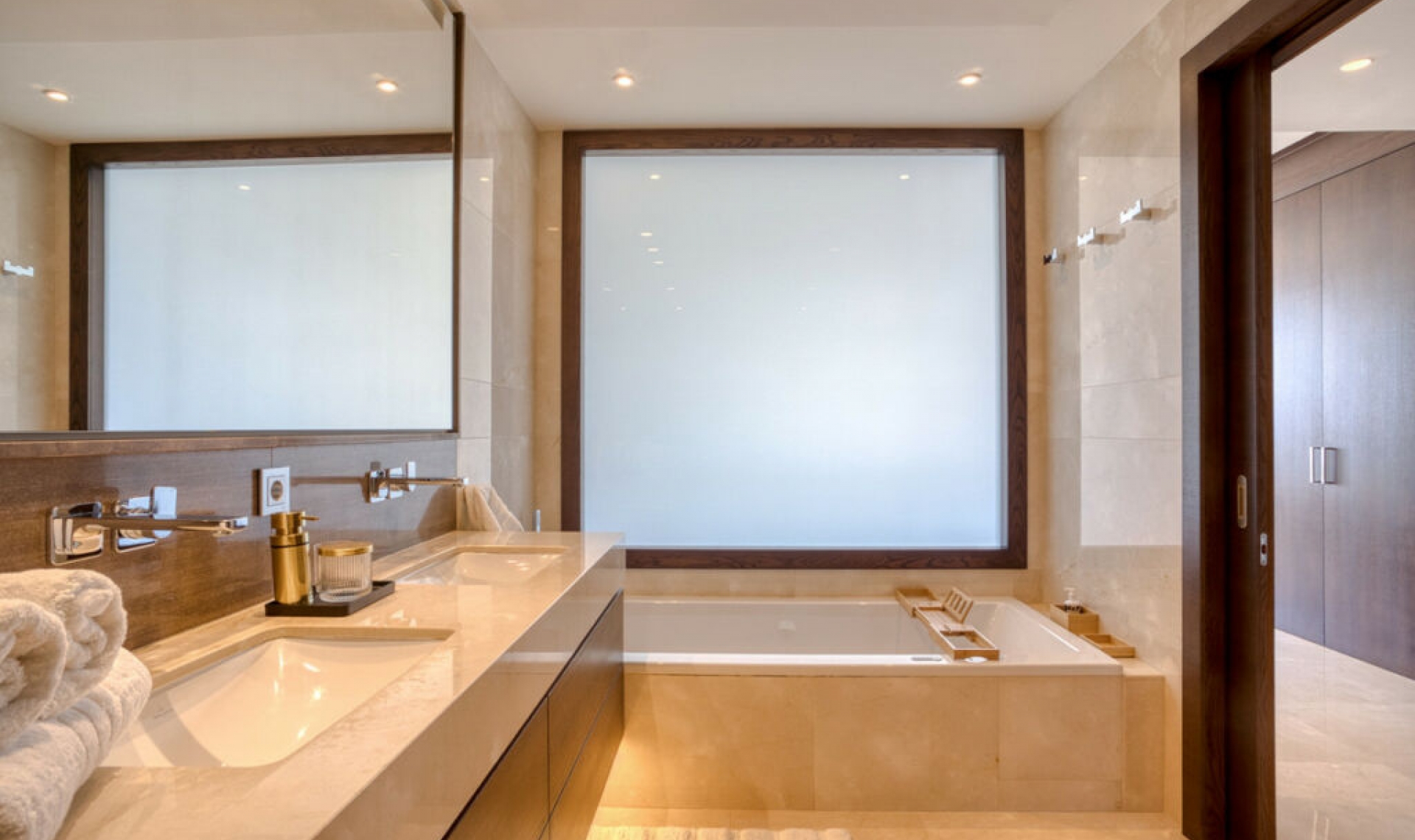 Resale - Apartment -
The Golden Mile