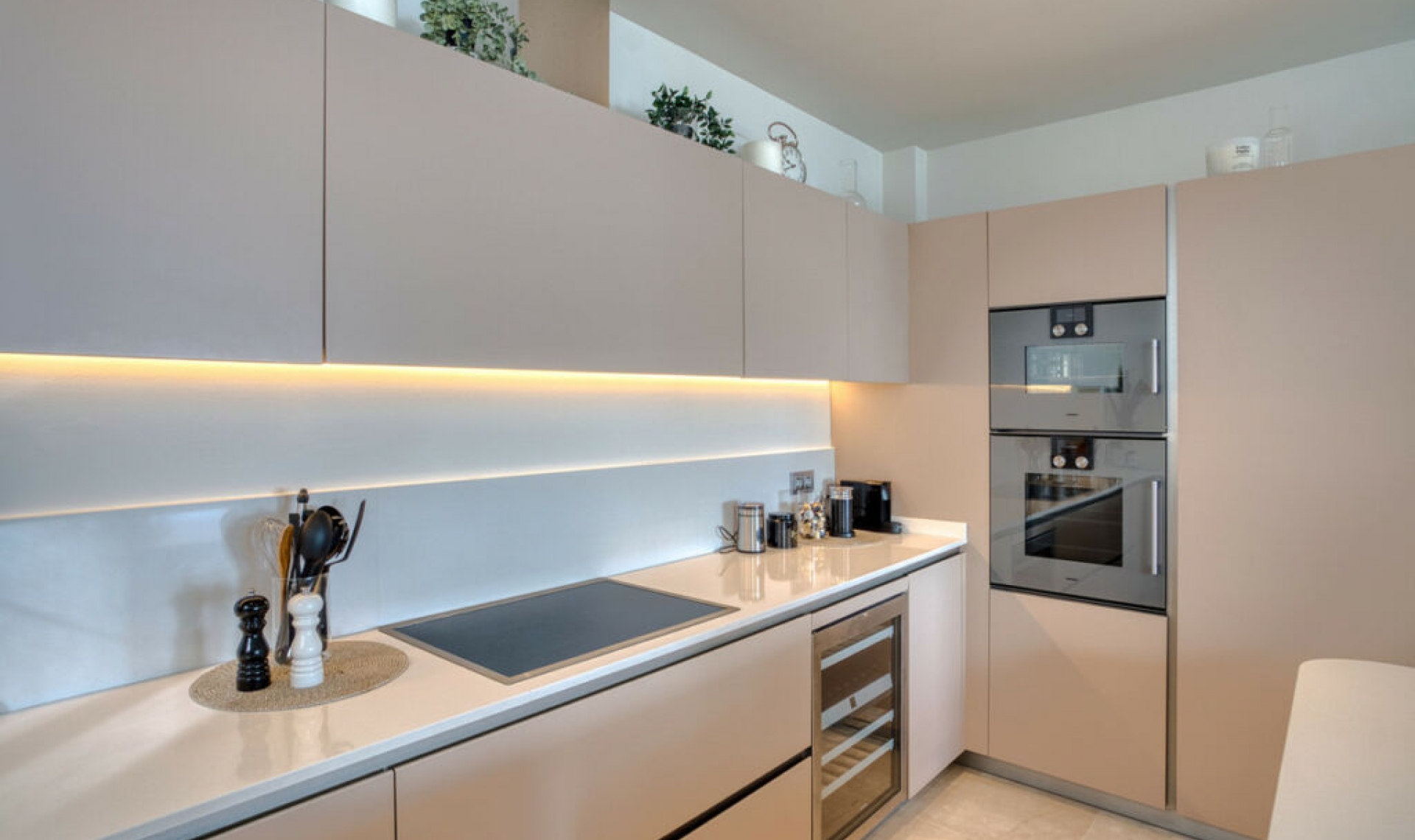 Resale - Apartment -
The Golden Mile