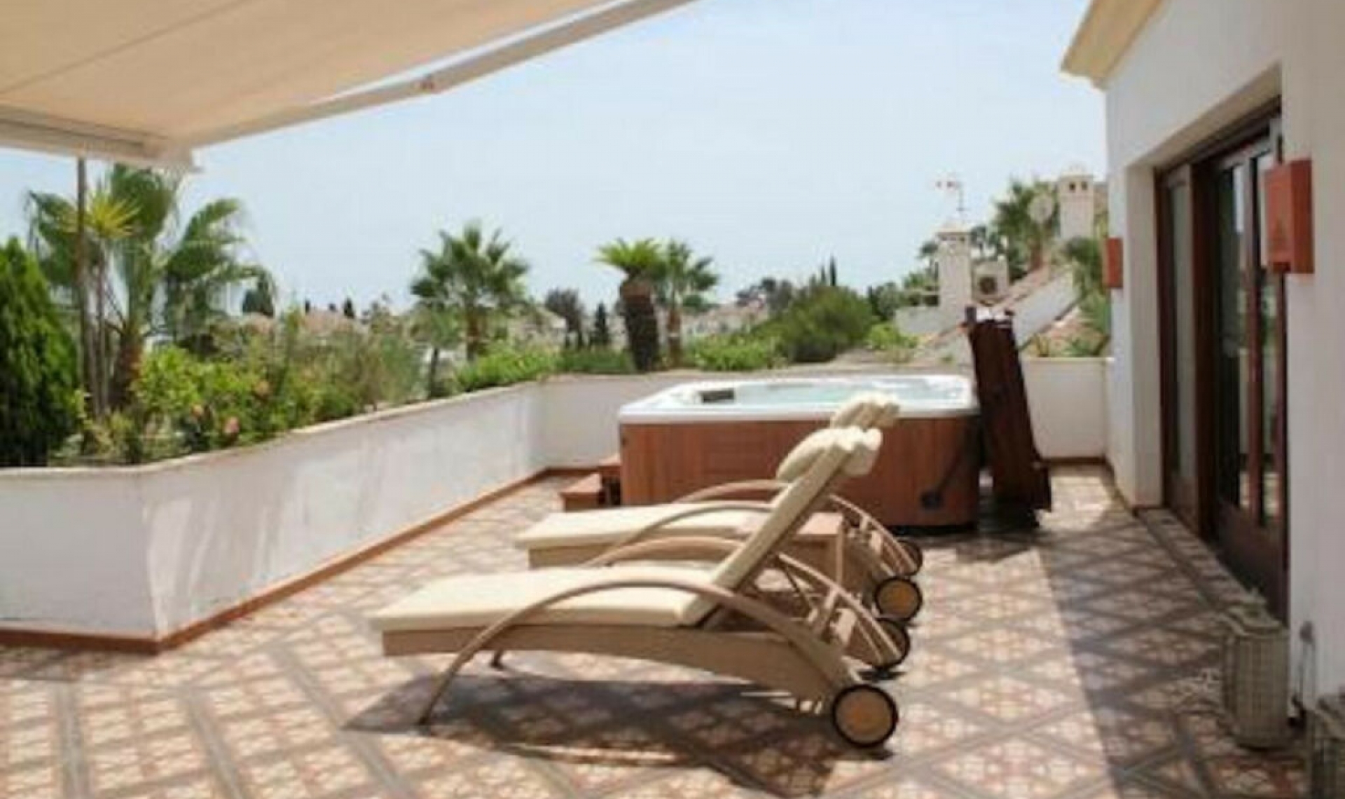 Resale - Apartment -
The Golden Mile