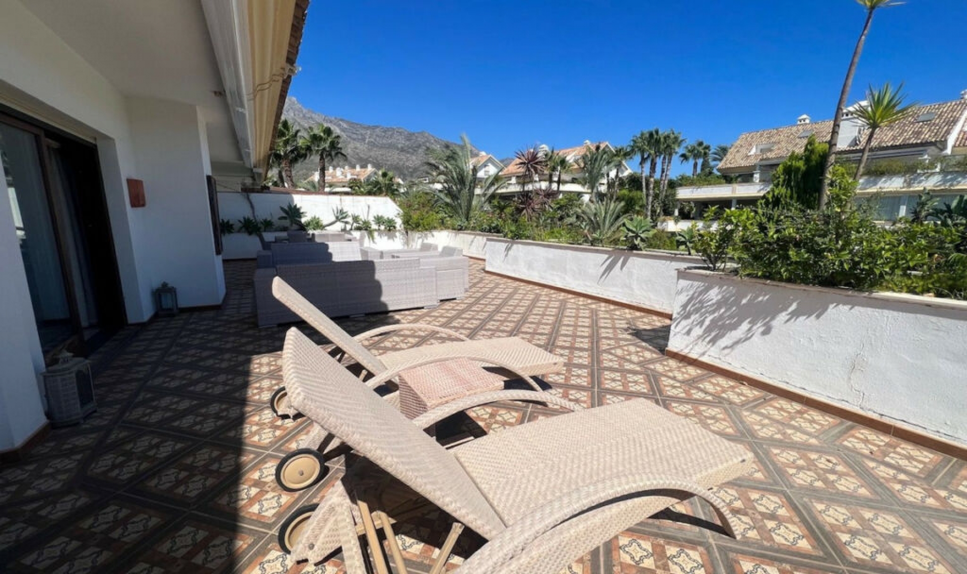 Resale - Apartment -
The Golden Mile