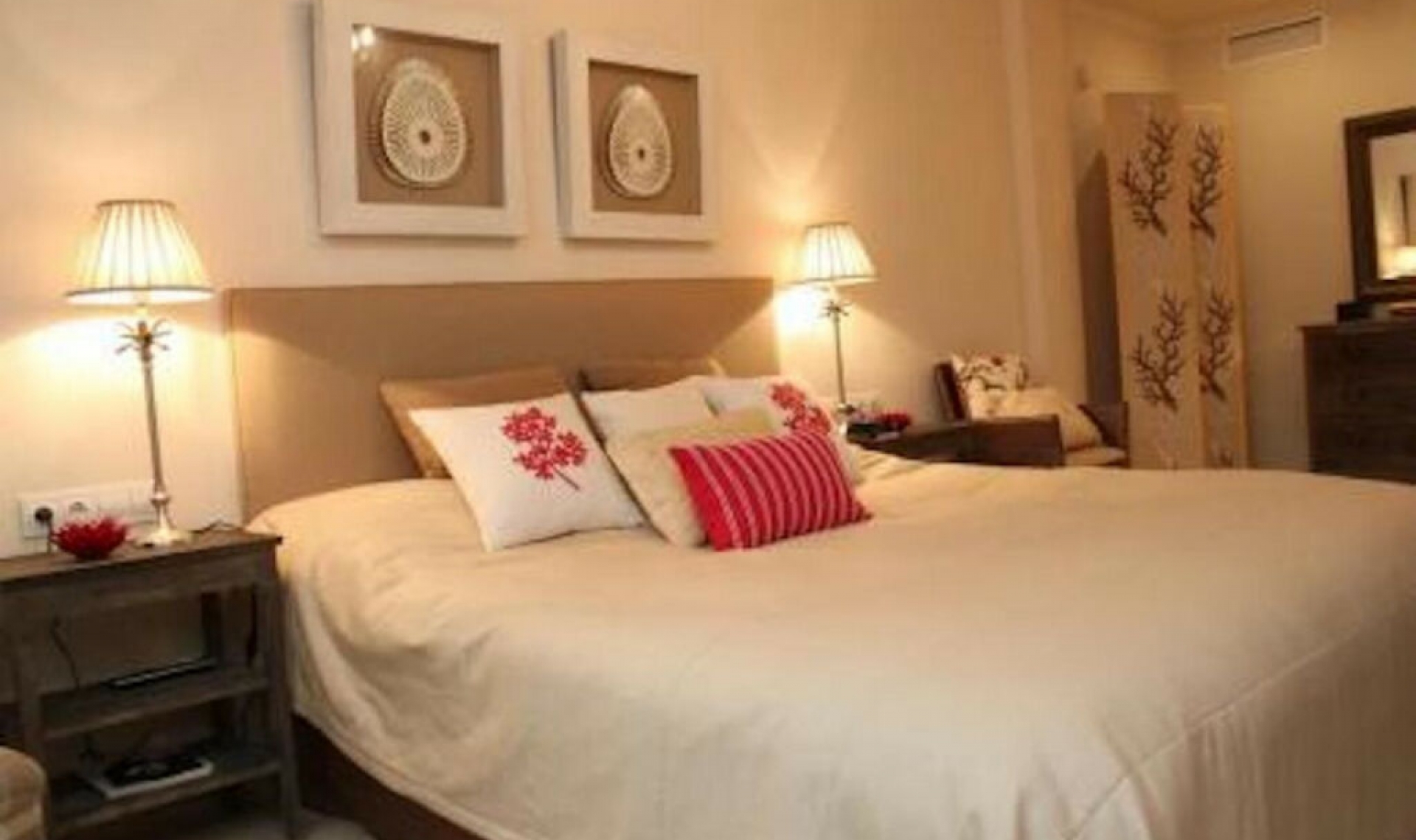 Resale - Apartment -
The Golden Mile
