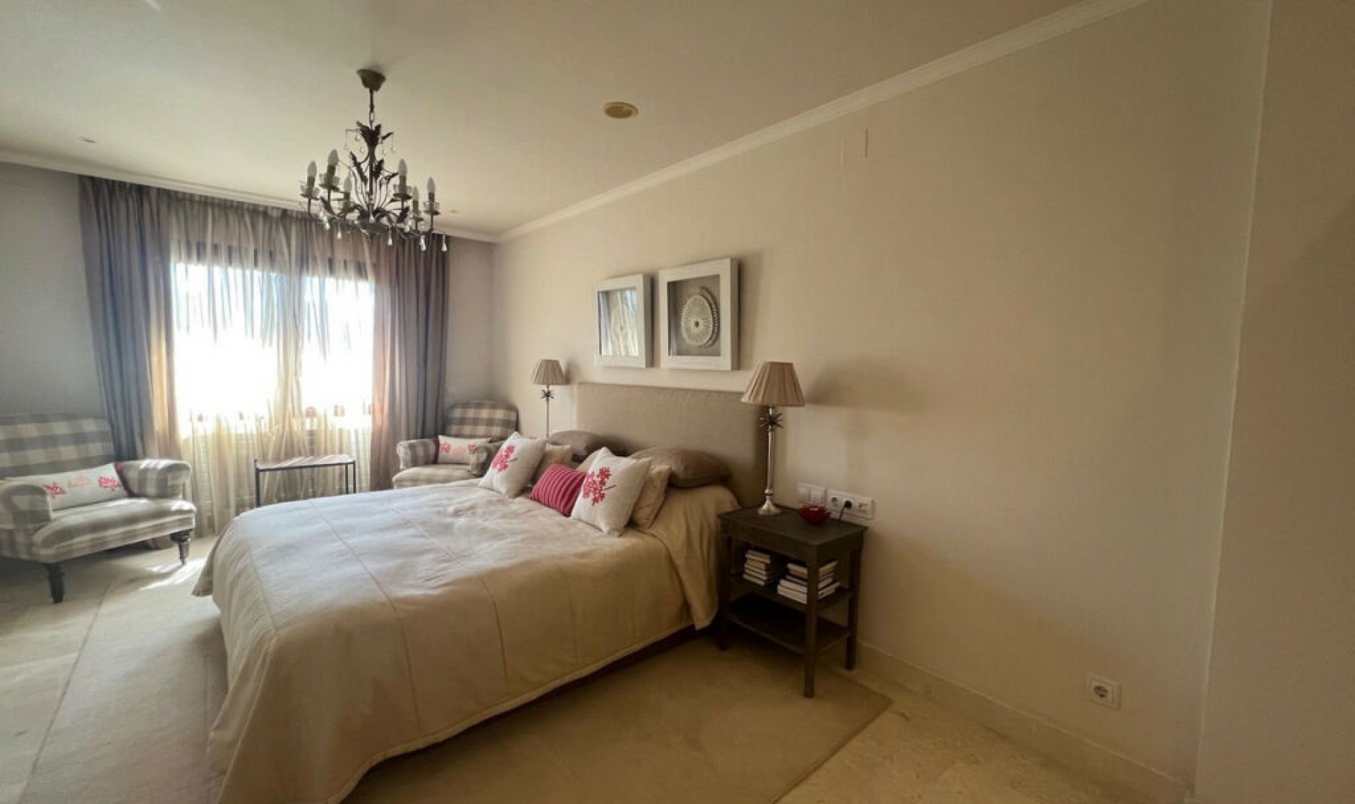 Resale - Apartment -
The Golden Mile