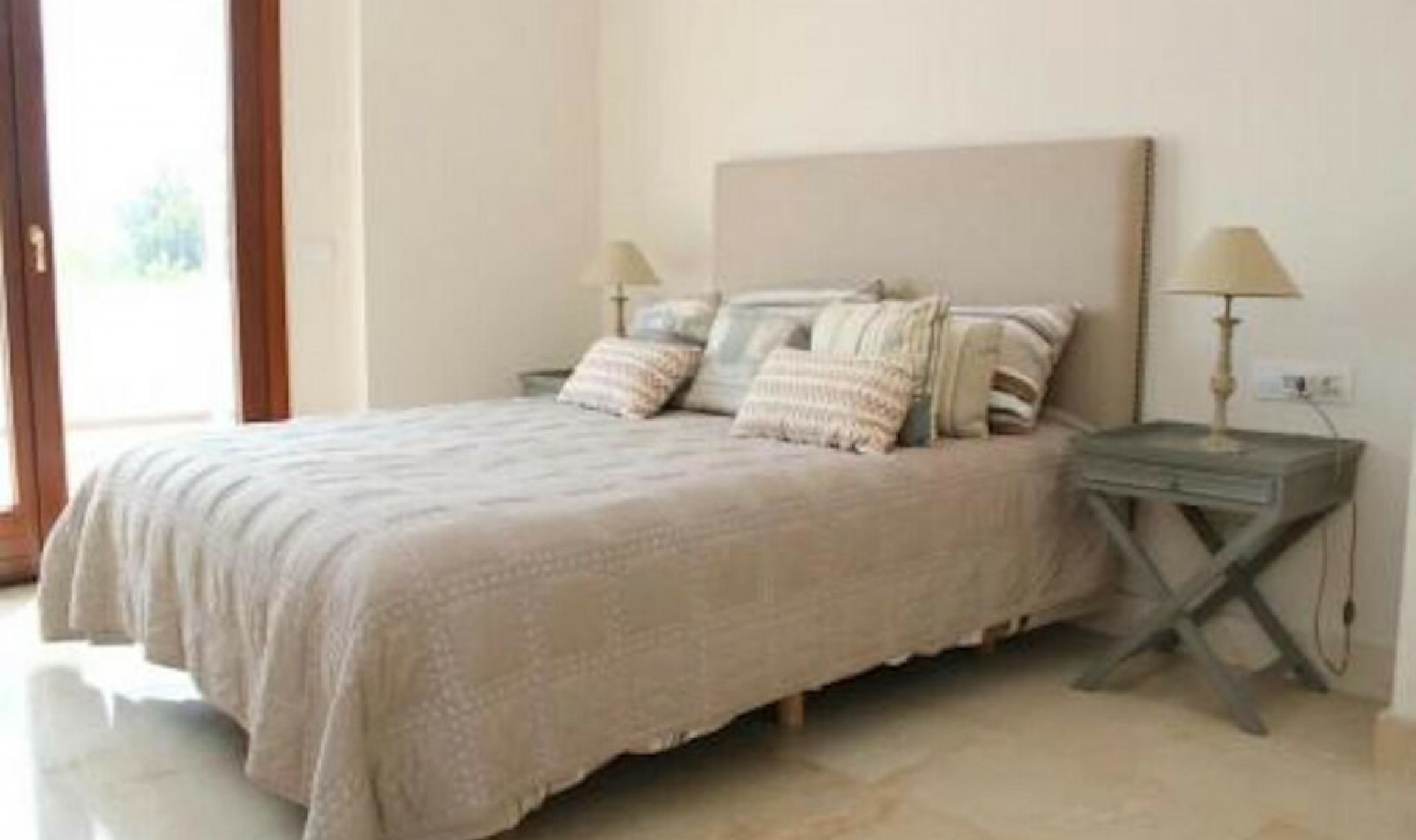 Resale - Apartment -
The Golden Mile