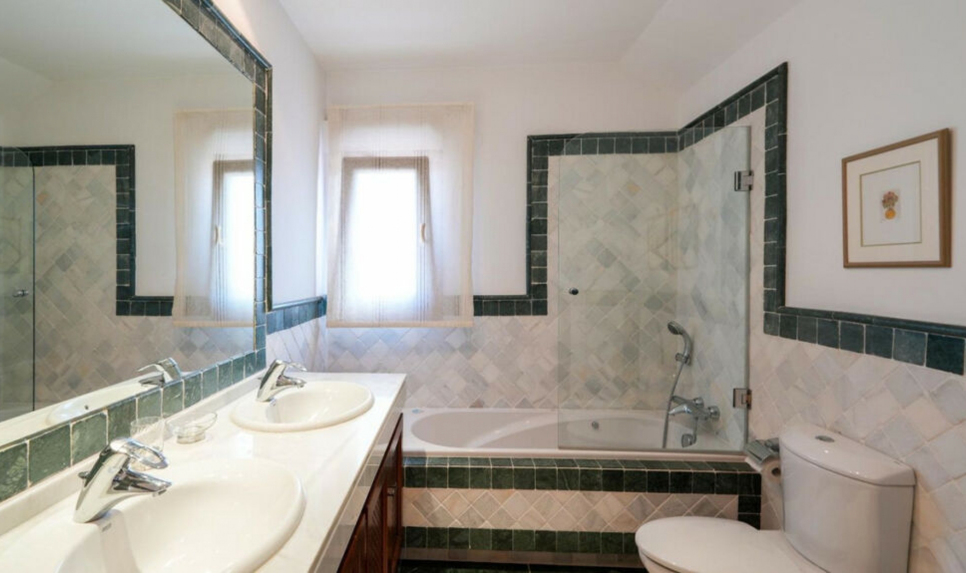 Resale - Apartment -
The Golden Mile
