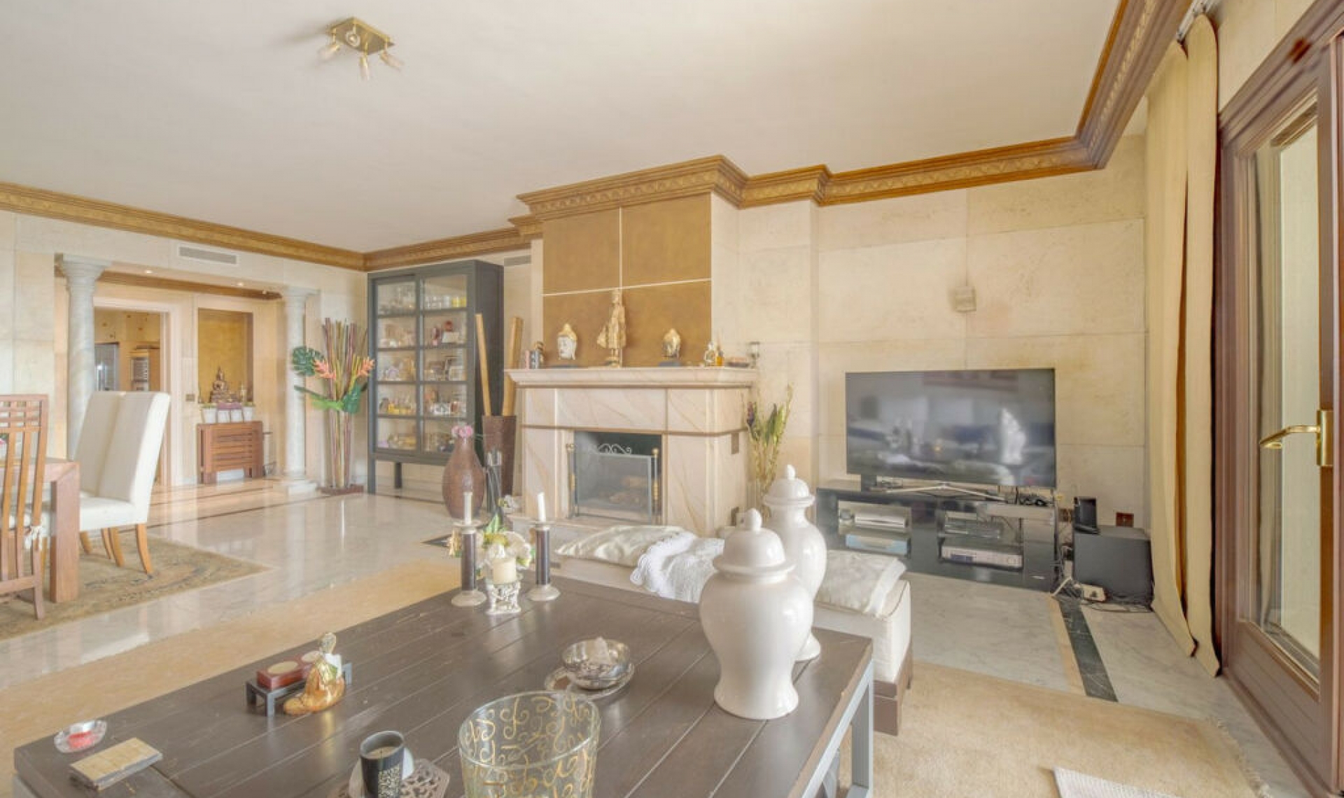 Resale - Apartment -
The Golden Mile