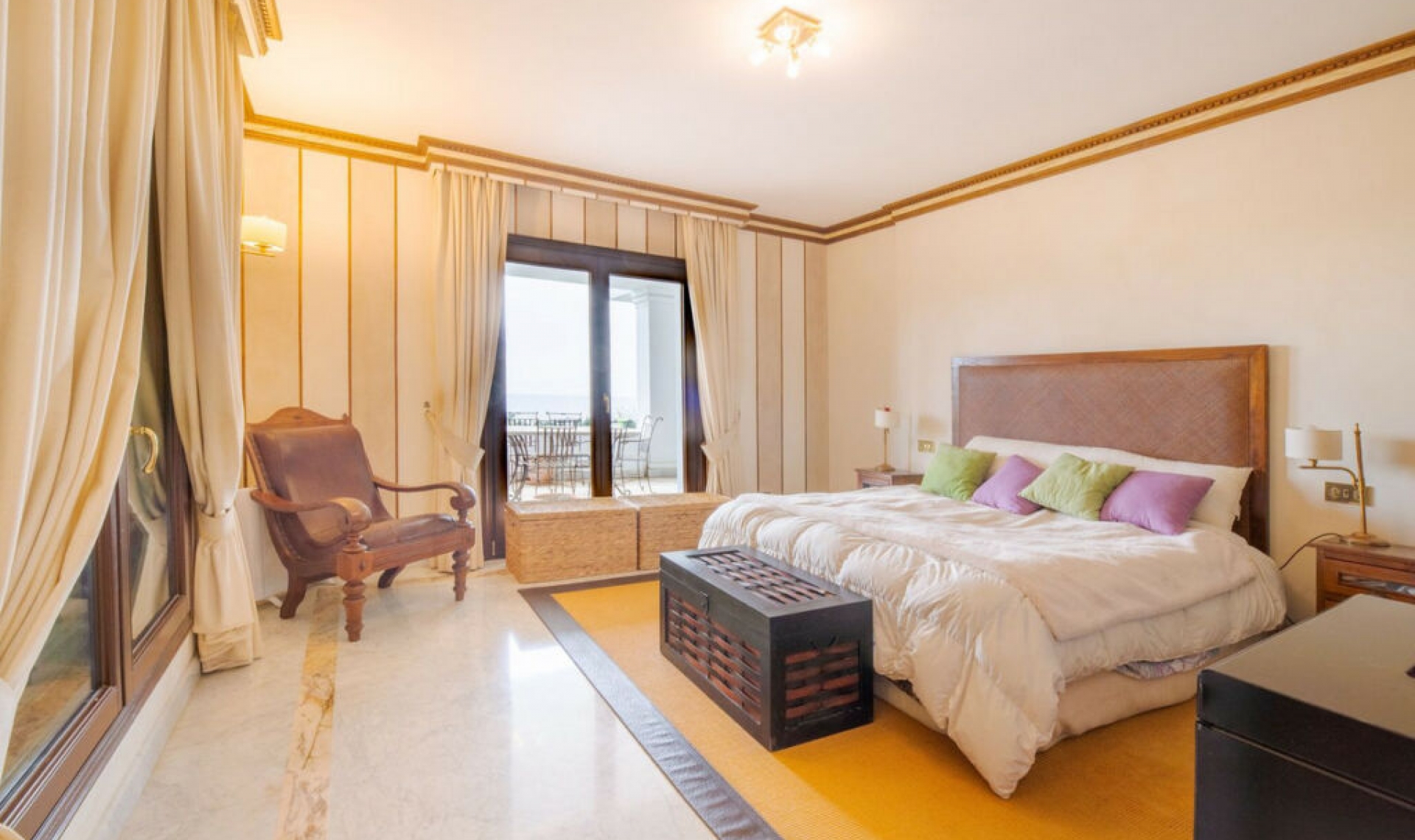 Resale - Apartment -
The Golden Mile