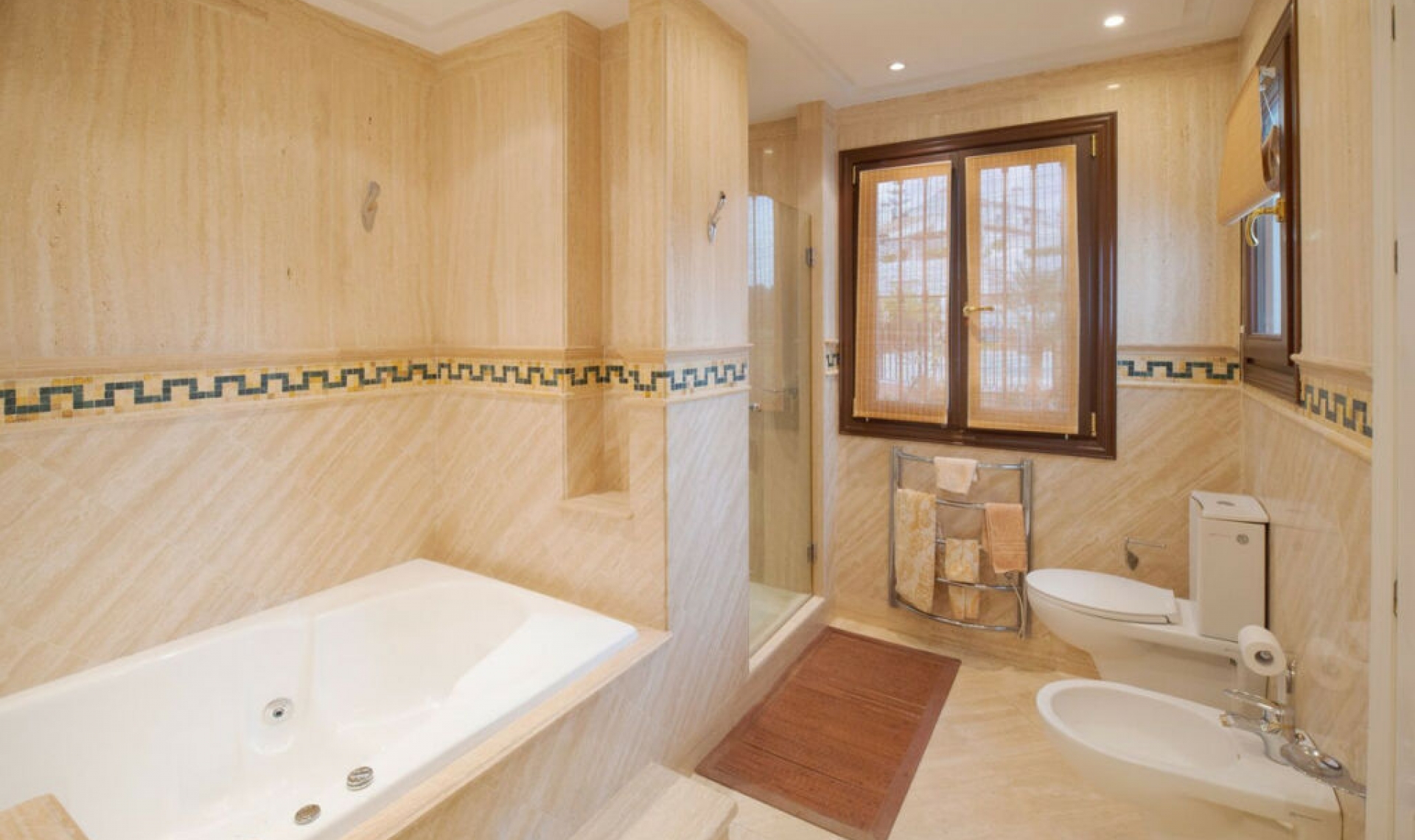 Resale - Apartment -
The Golden Mile